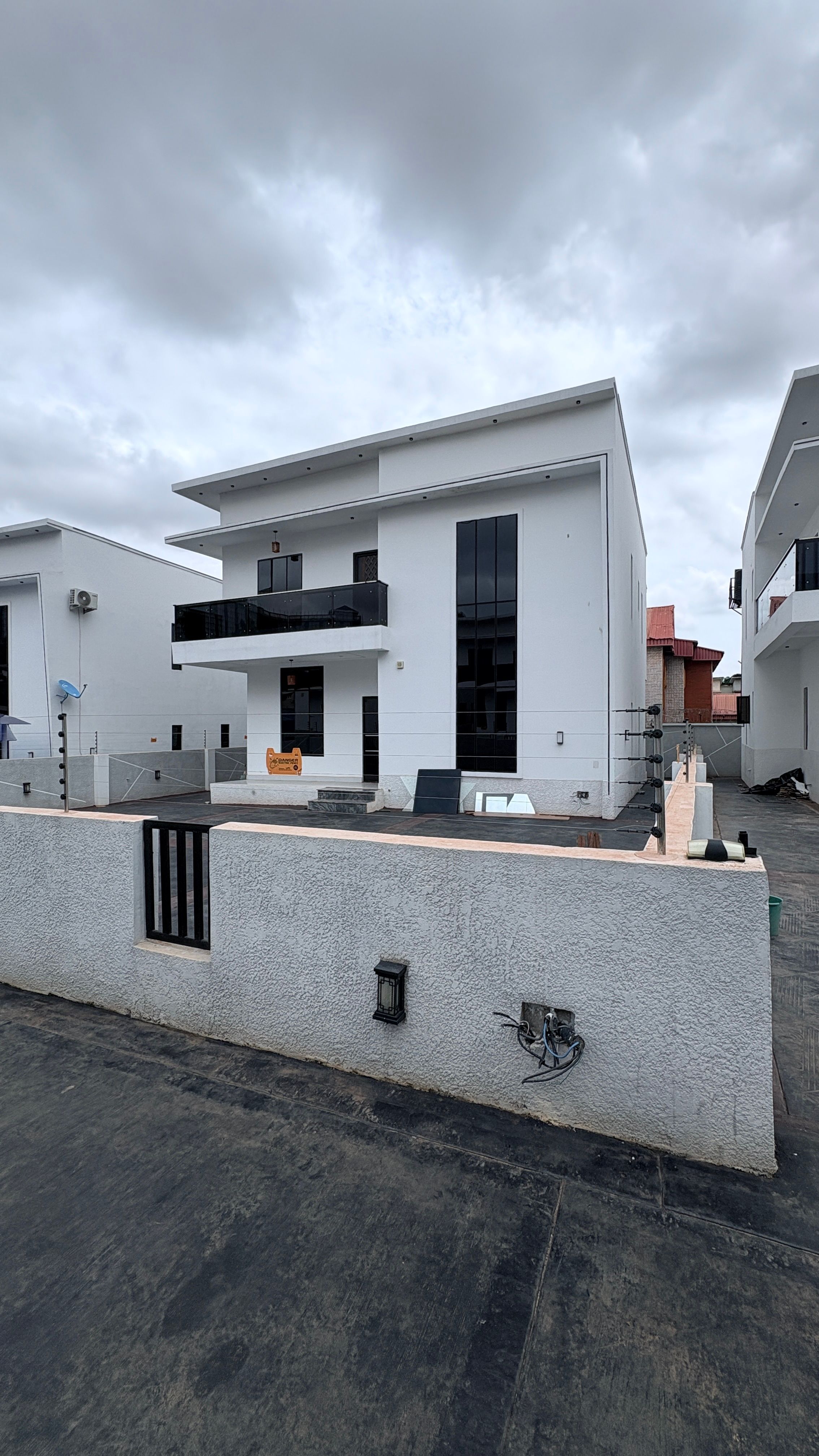 CASA DE AMIGOS ESTATE