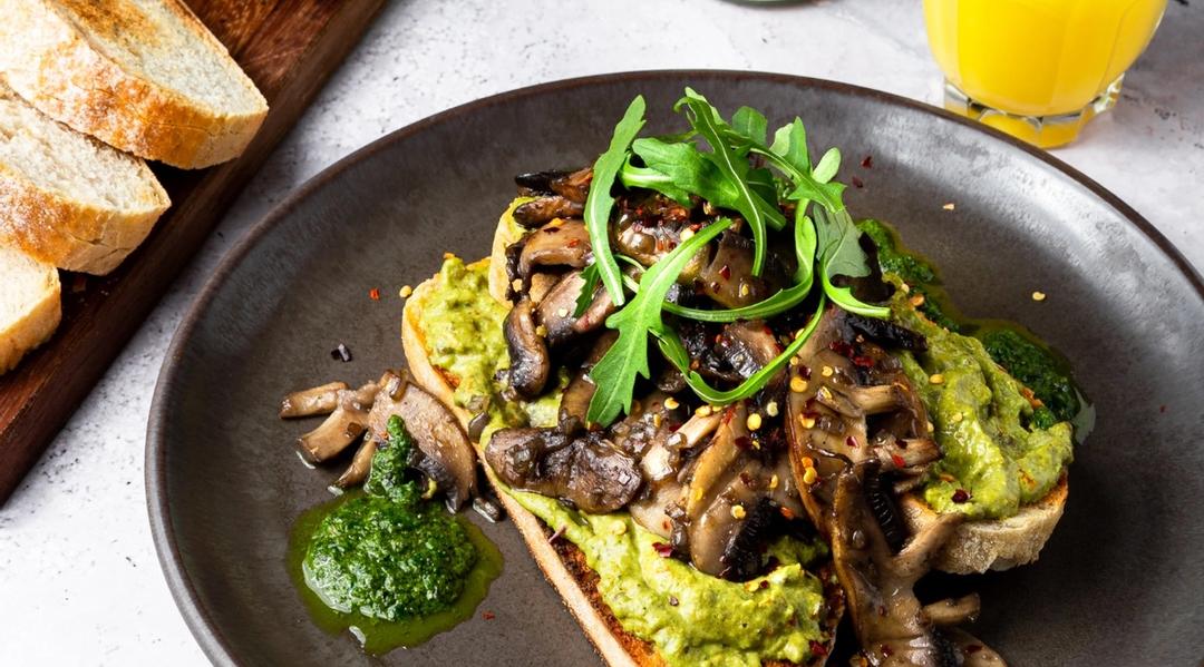 Aioli Garlic Mushrooms on sourdough with PeaLentiful LEON