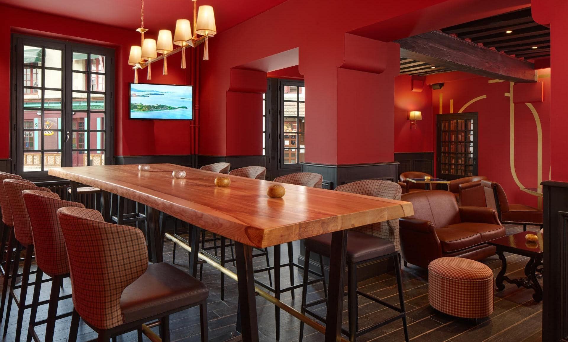 Bar rouge 2