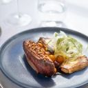 Foie gras poêlé et verre de vin rouge