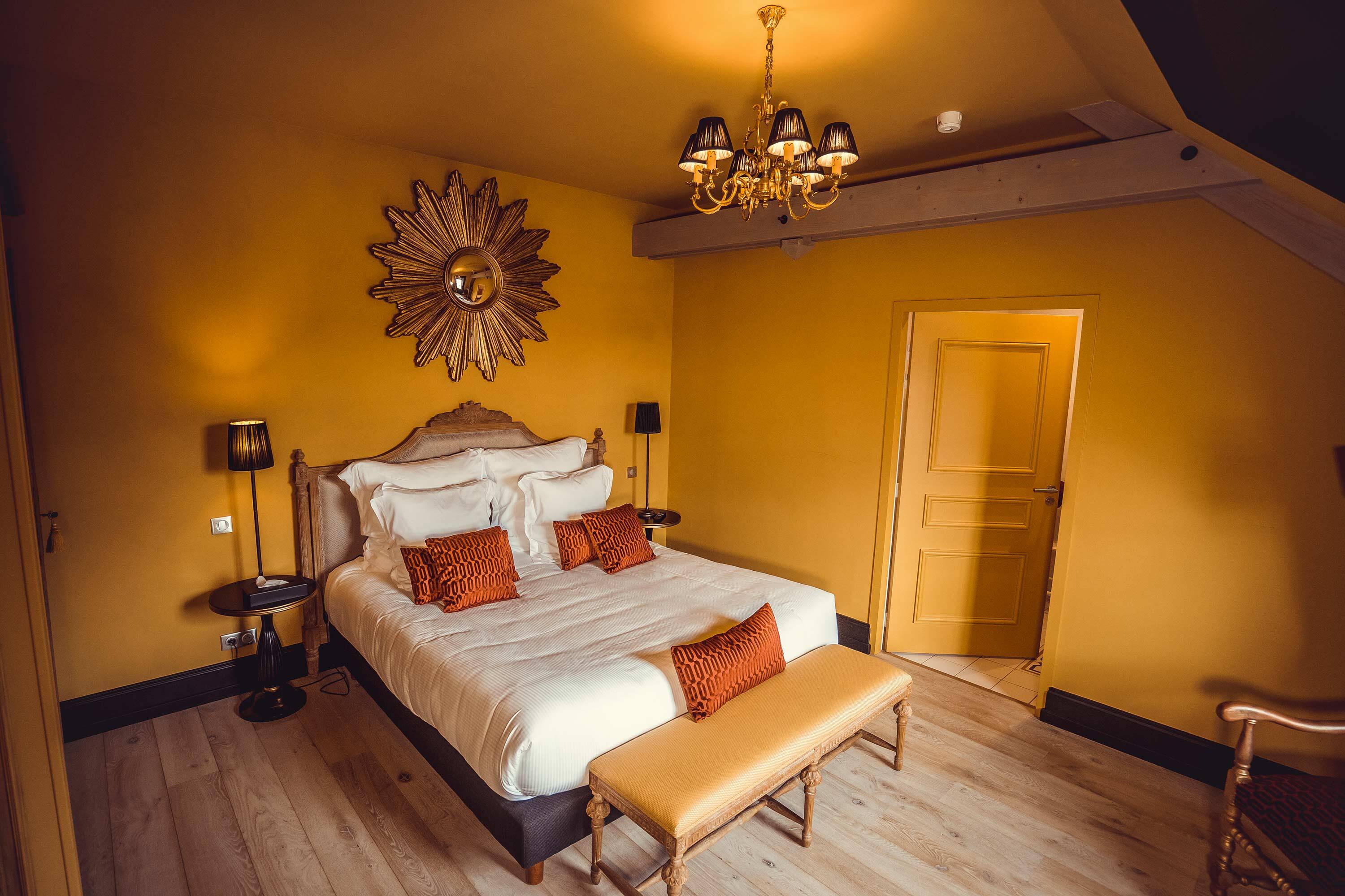 Chambre double doree chandelier