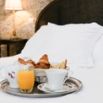 Petit dejeuner au lit