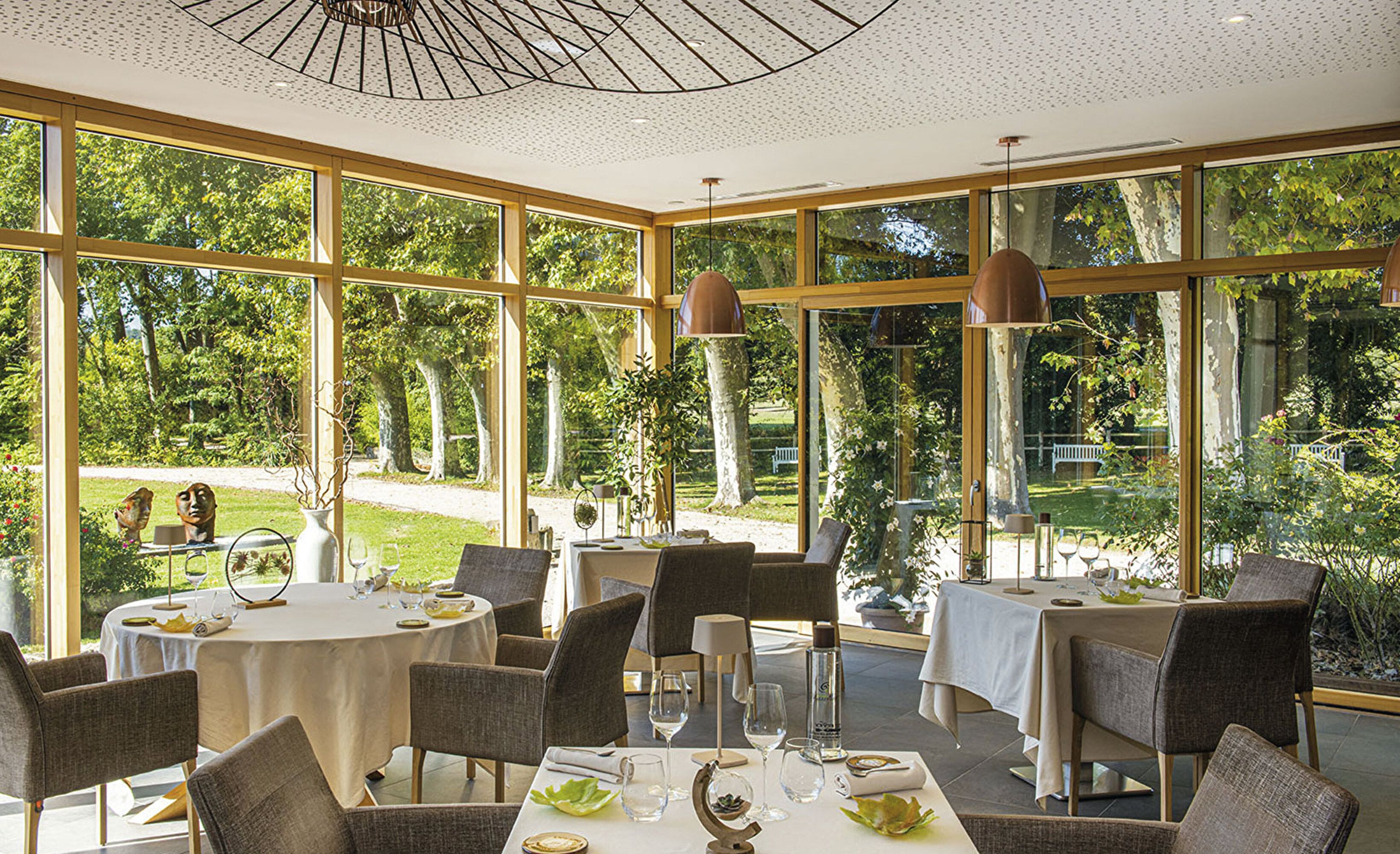 Restaurant veranda