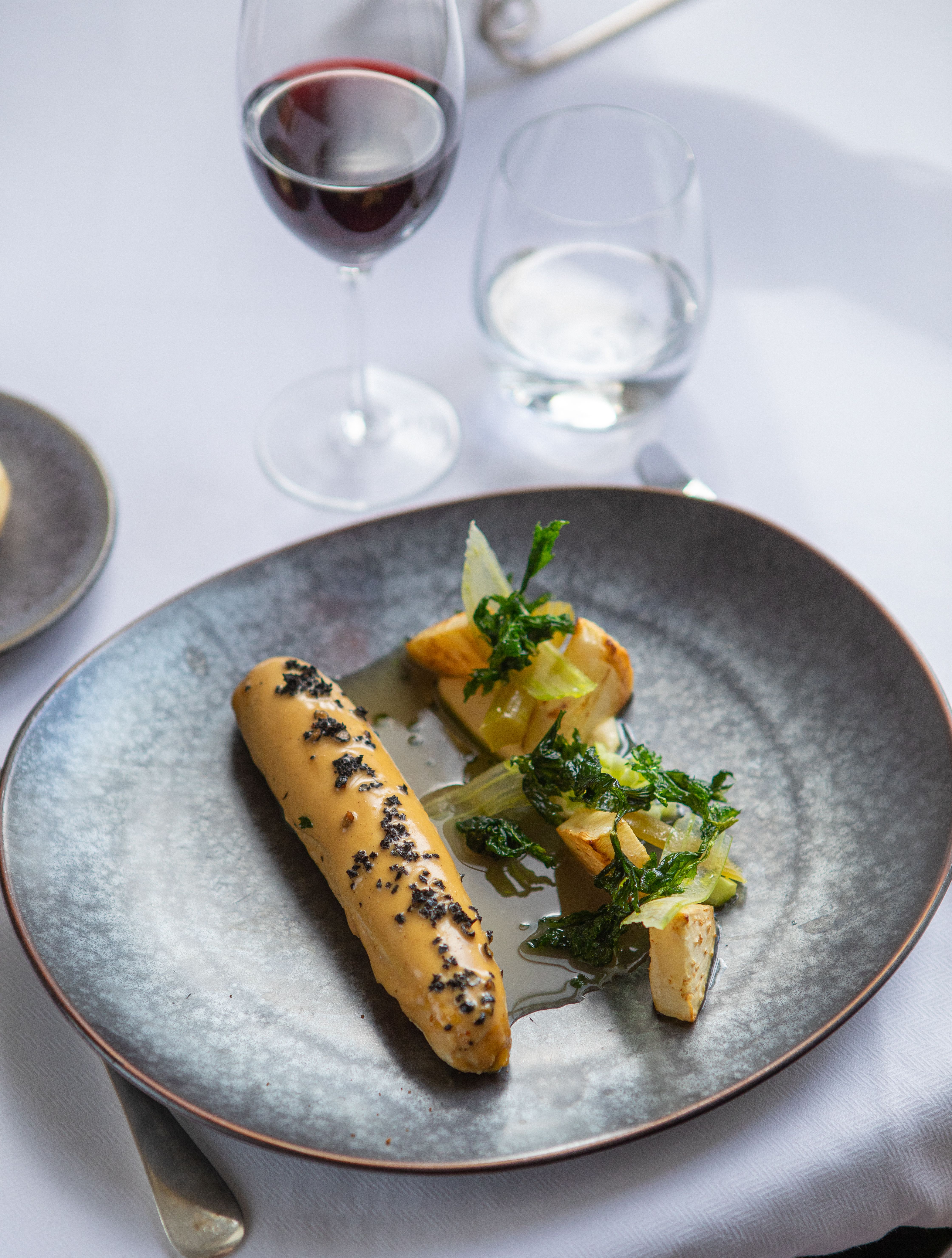 Quenelle truffée à l'assiette gastronomique
