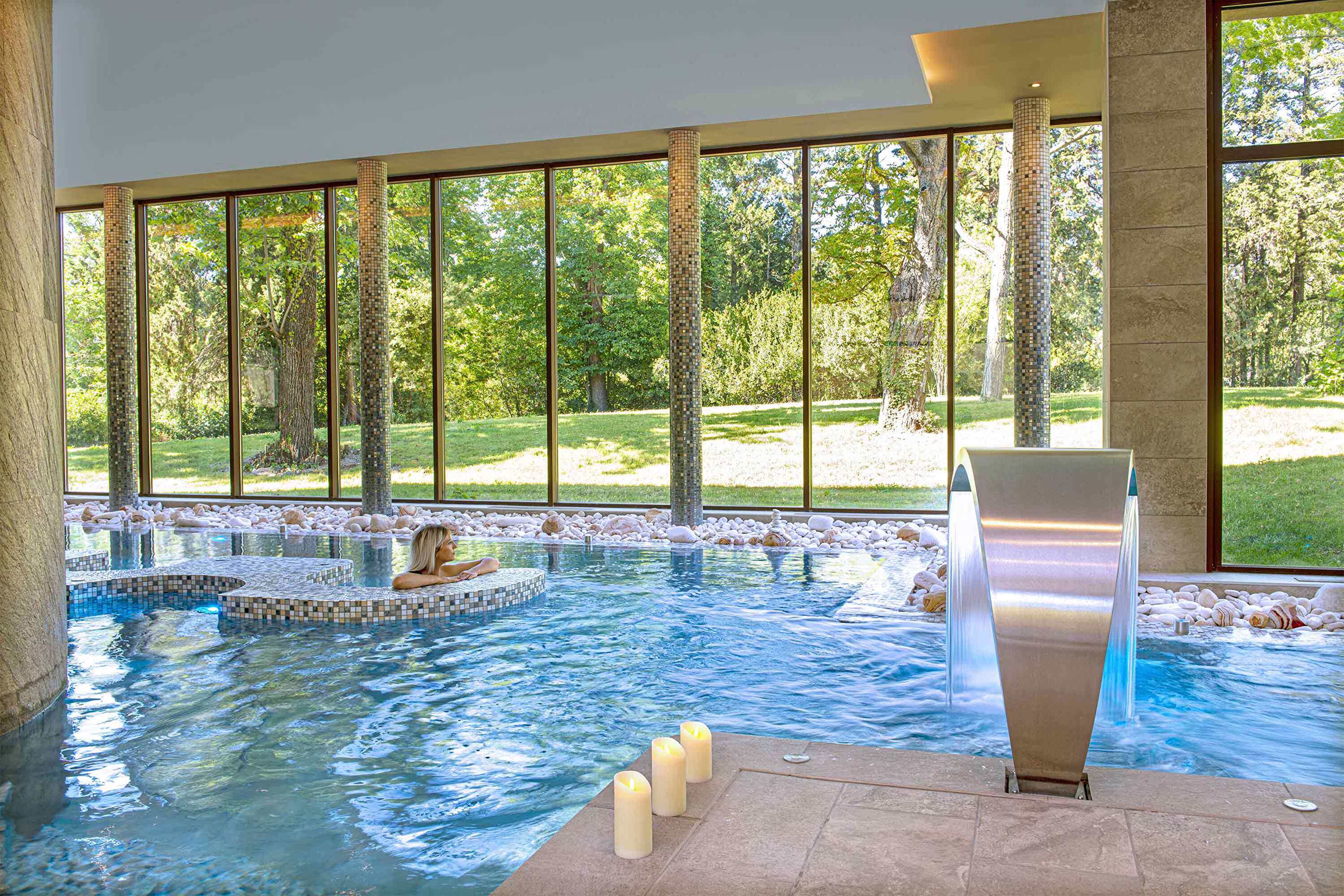 Spa piscine interieure 2