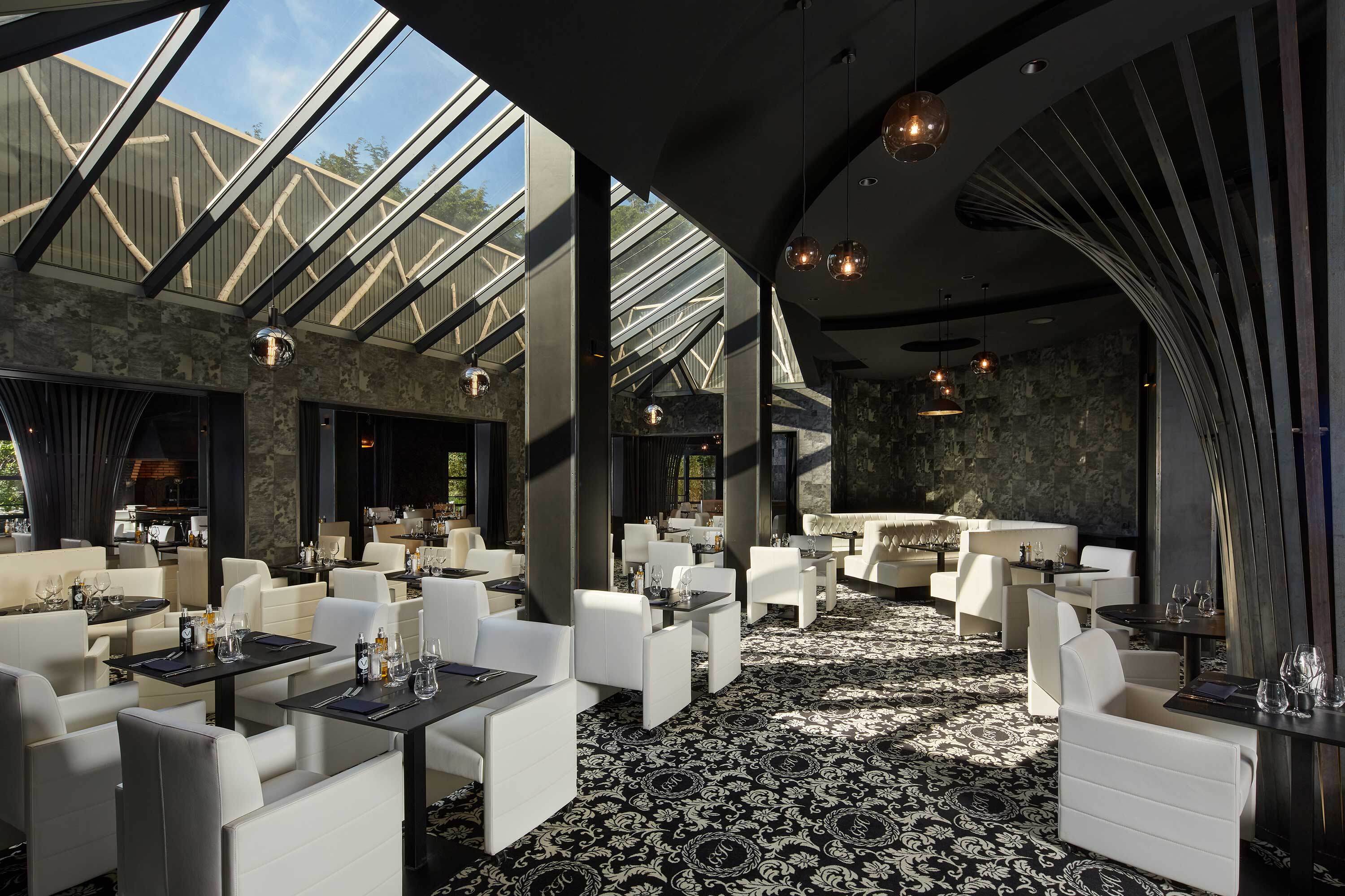 Restaurant veranda