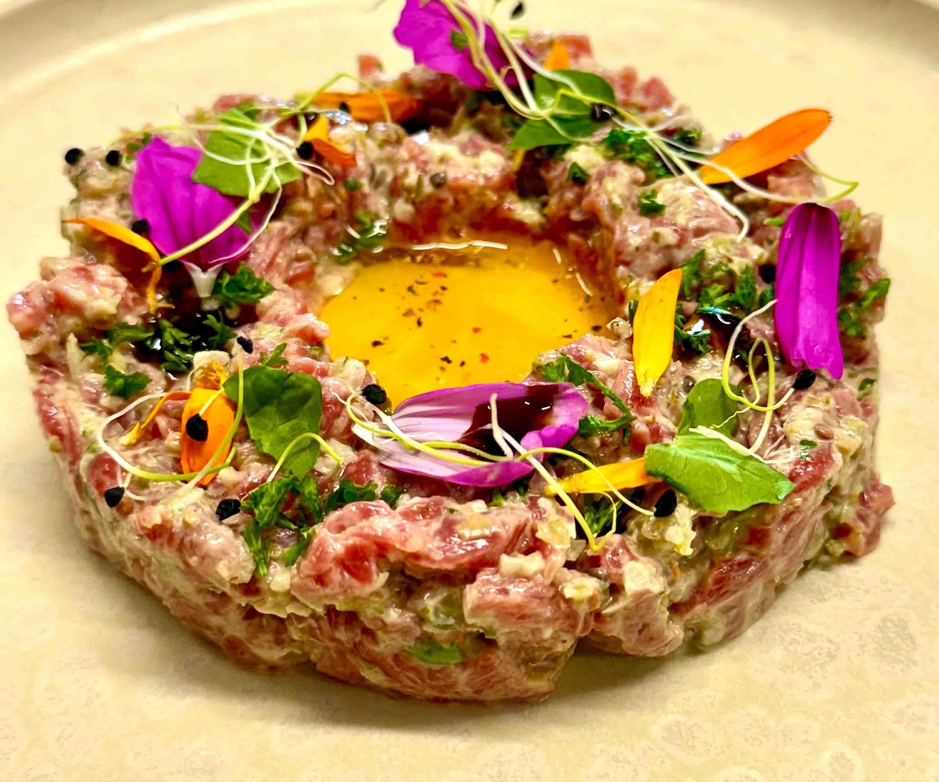 Detail tartare fleurs