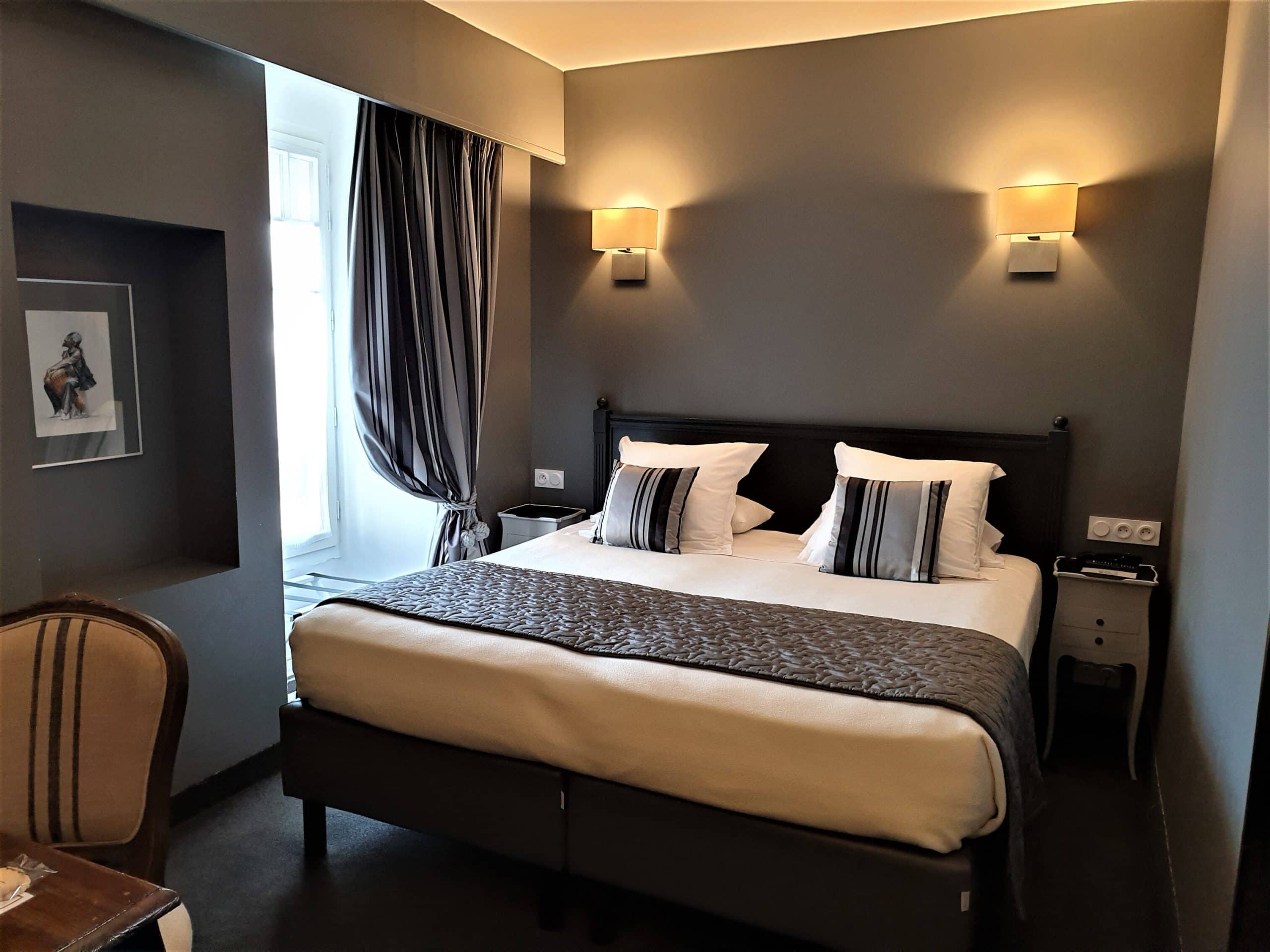 Chambre standard grise
