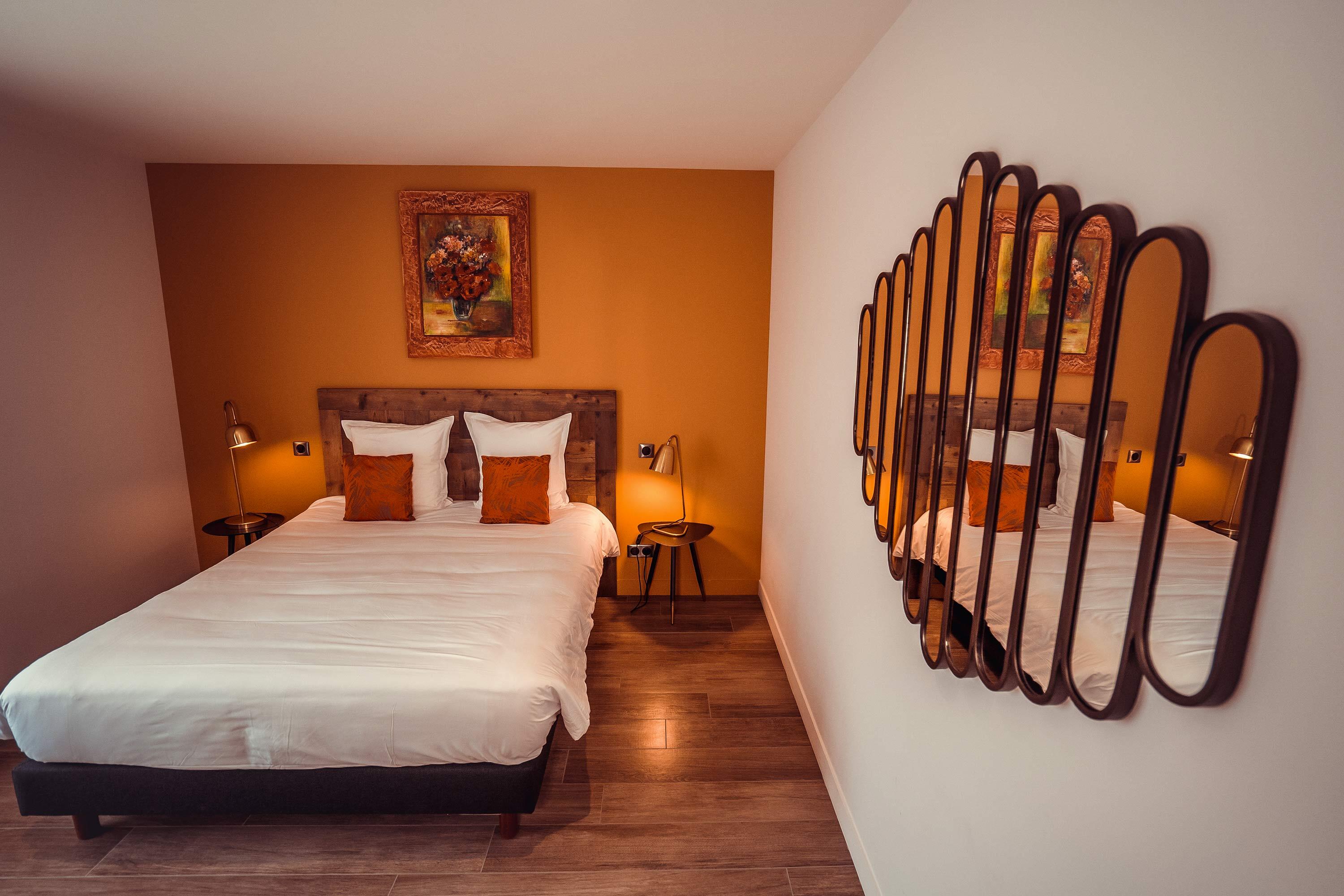 Chambre double orange miroir