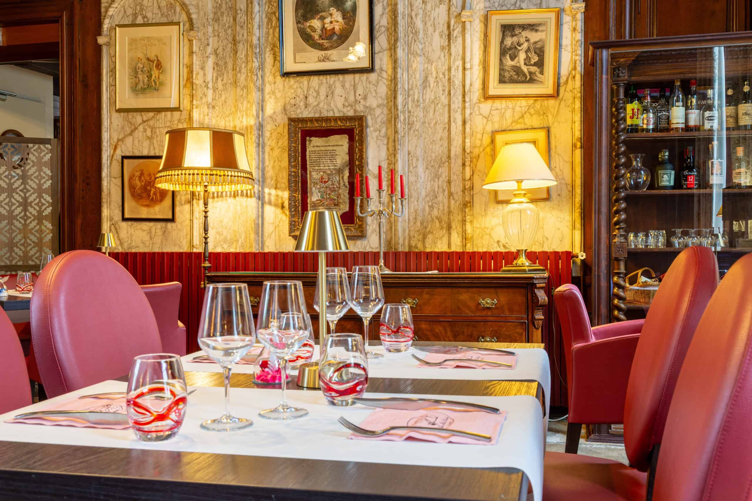 Restaurant table dressee