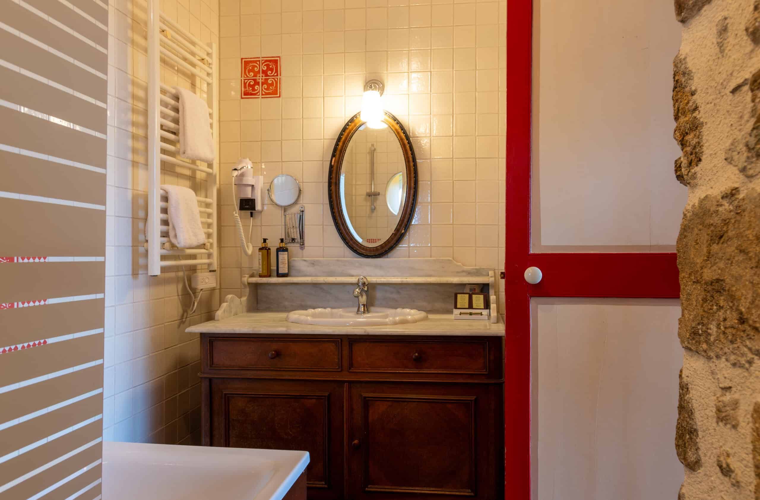 Chambre double rouge marine 02