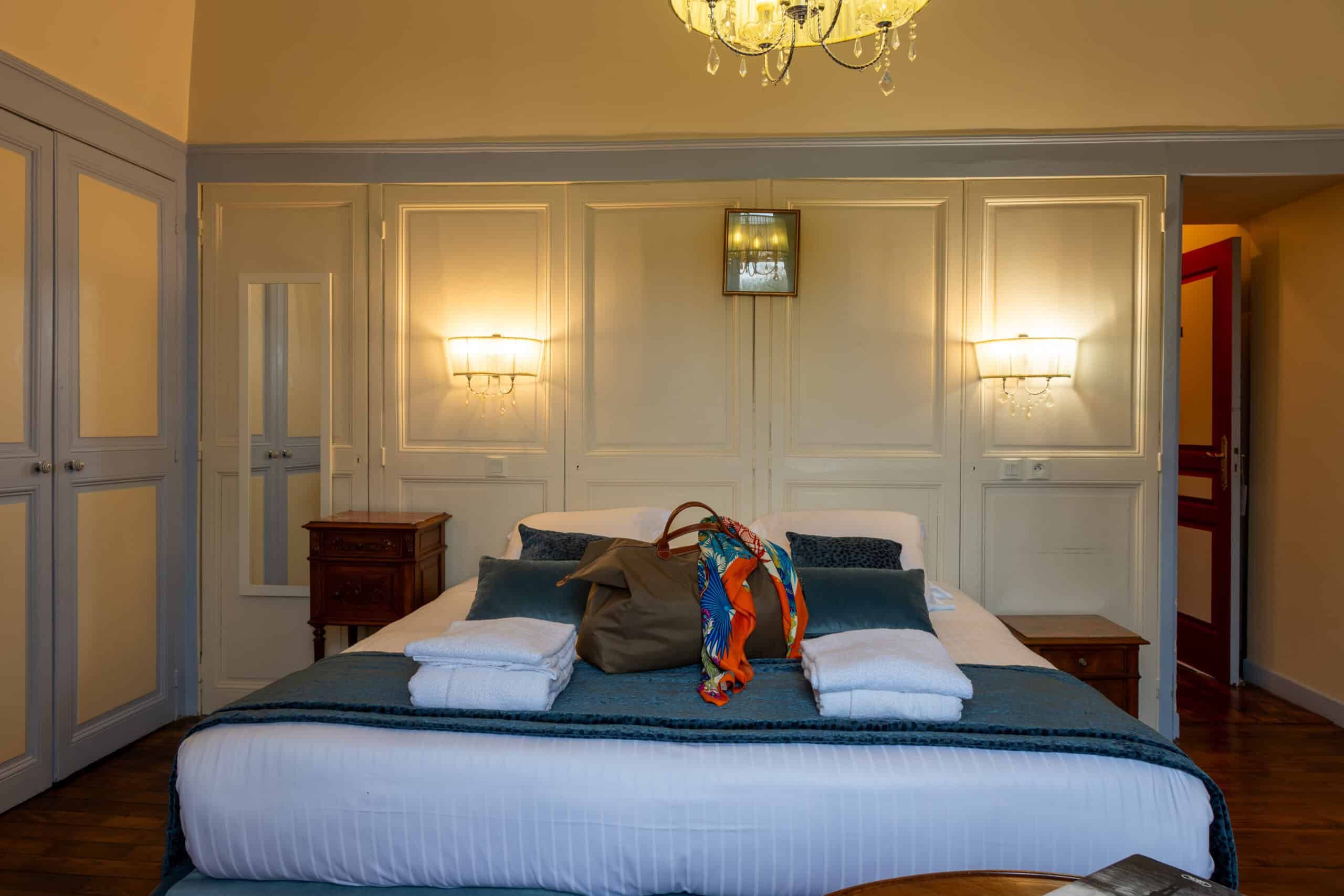 Chambre double creme lustre