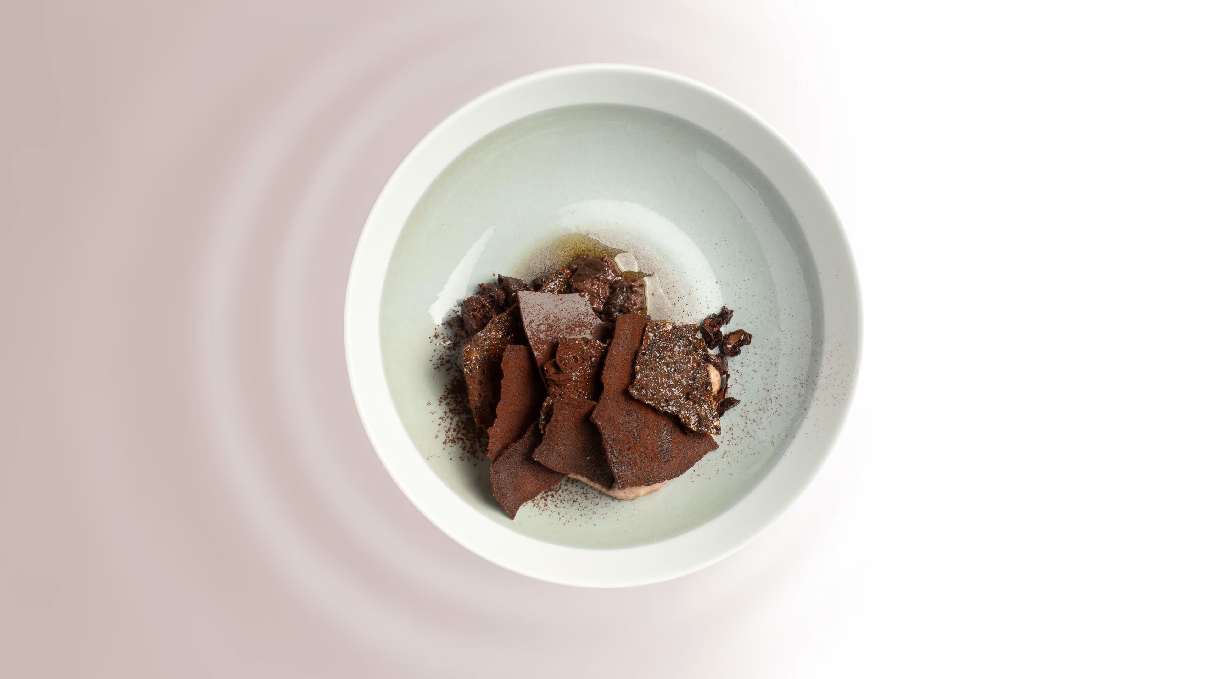 Dessert au chocolat signature du restaurant Les Ombres