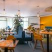 Restaurant brasserie jaune suspensions