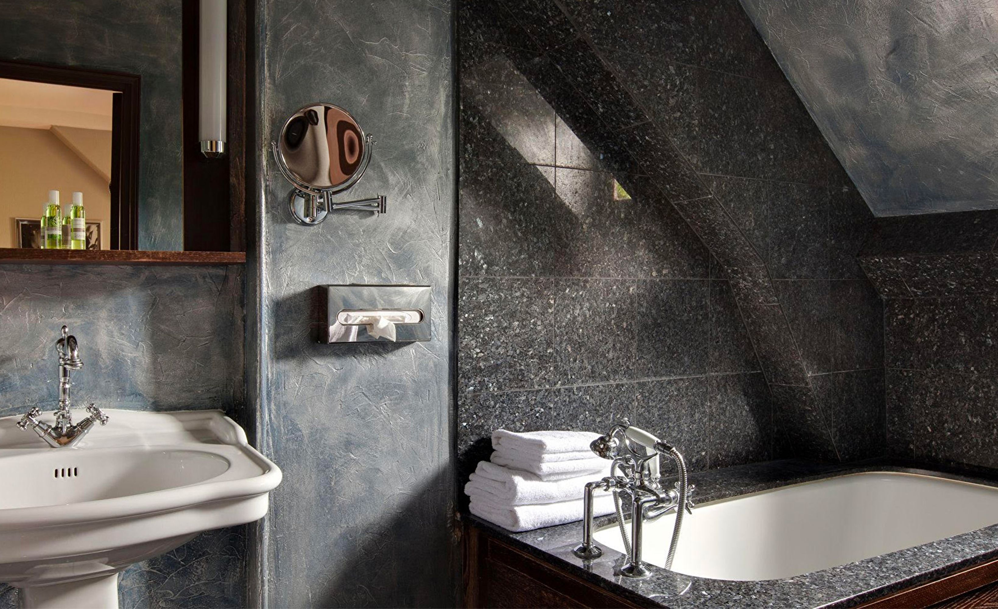 Salle de bain pierre