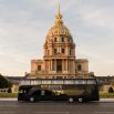 Bus Bustronome devant le dôme des Invalides