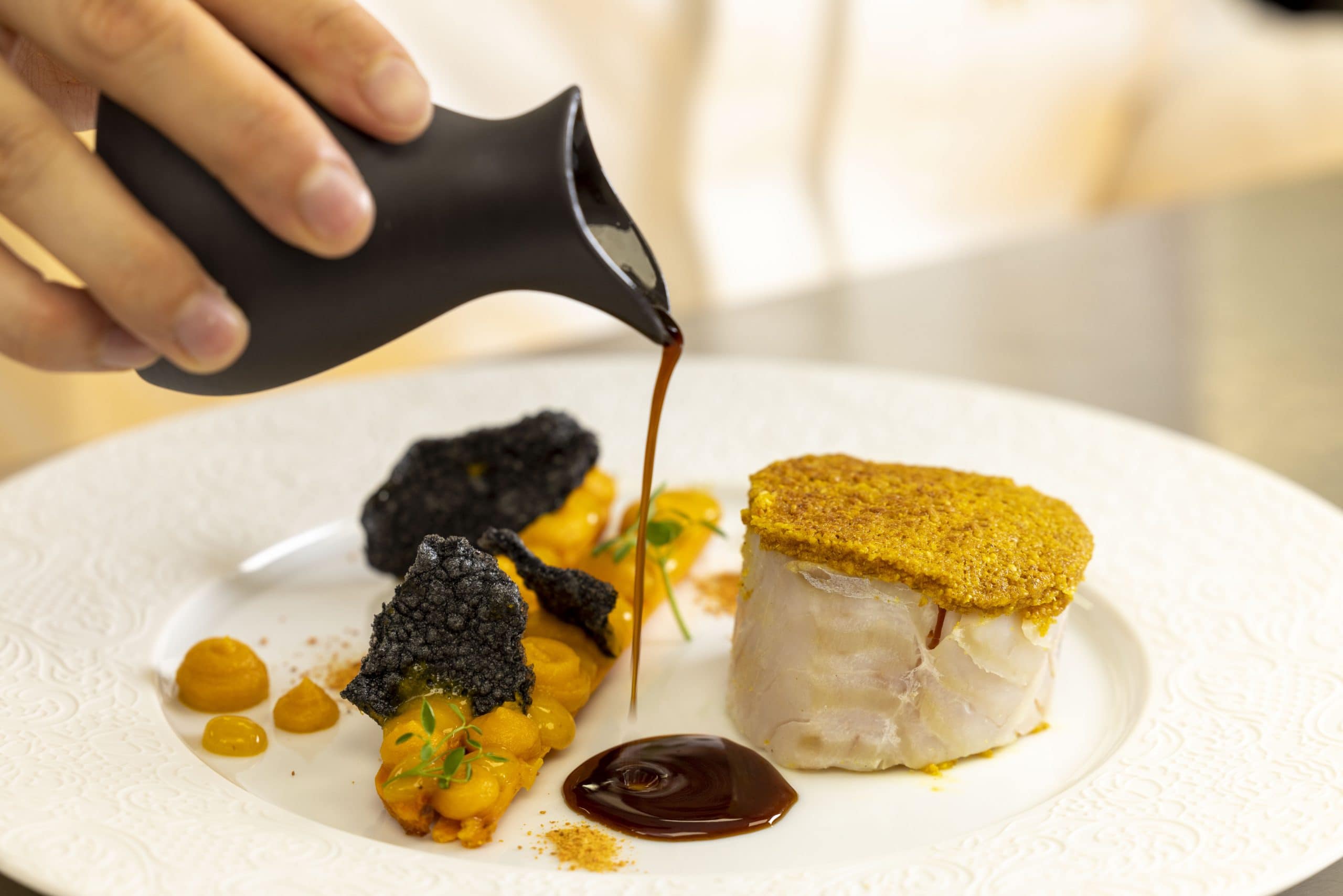 Plat poisson sauce