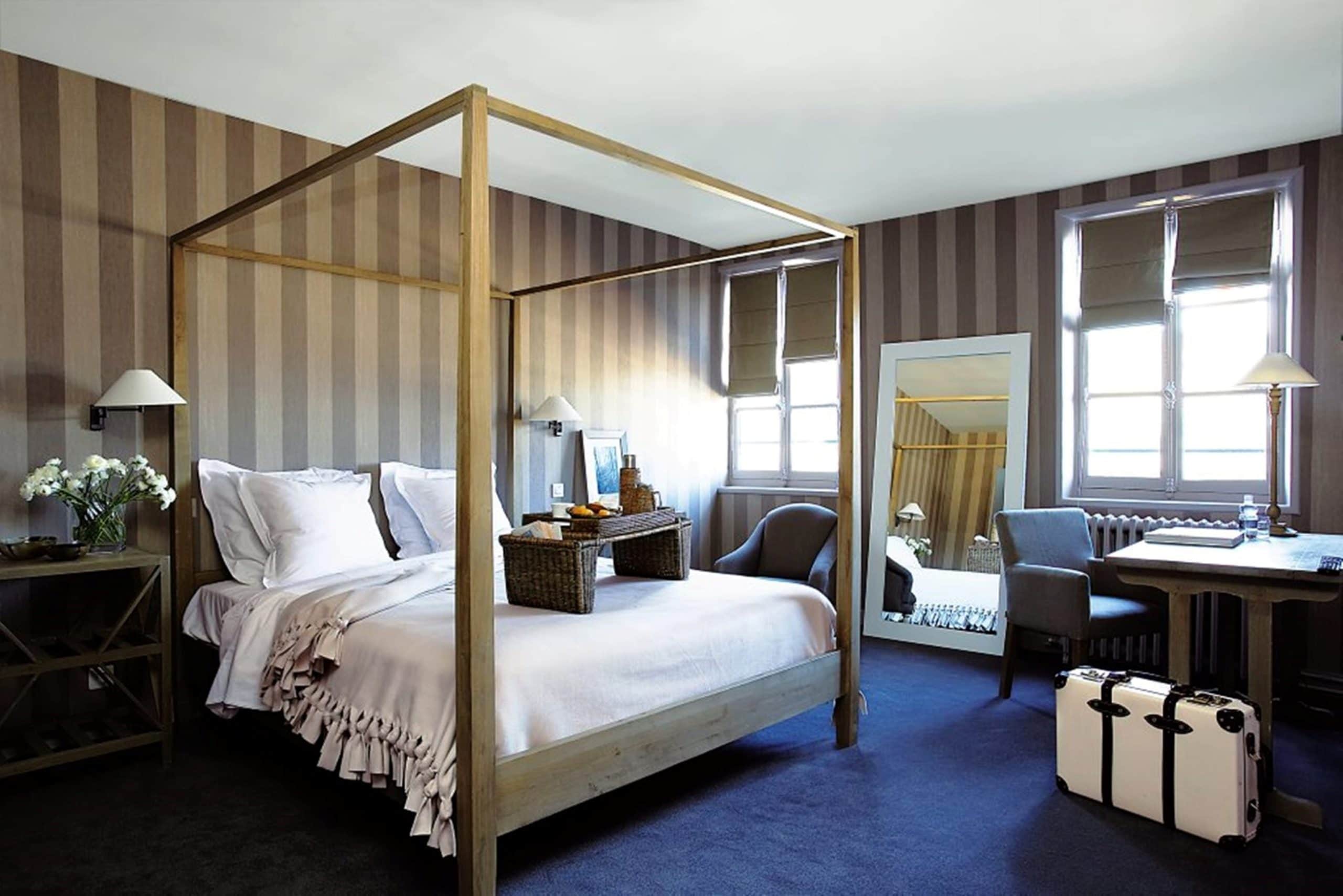 Chambre baldaquin