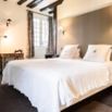 Chambre double blanche poutres