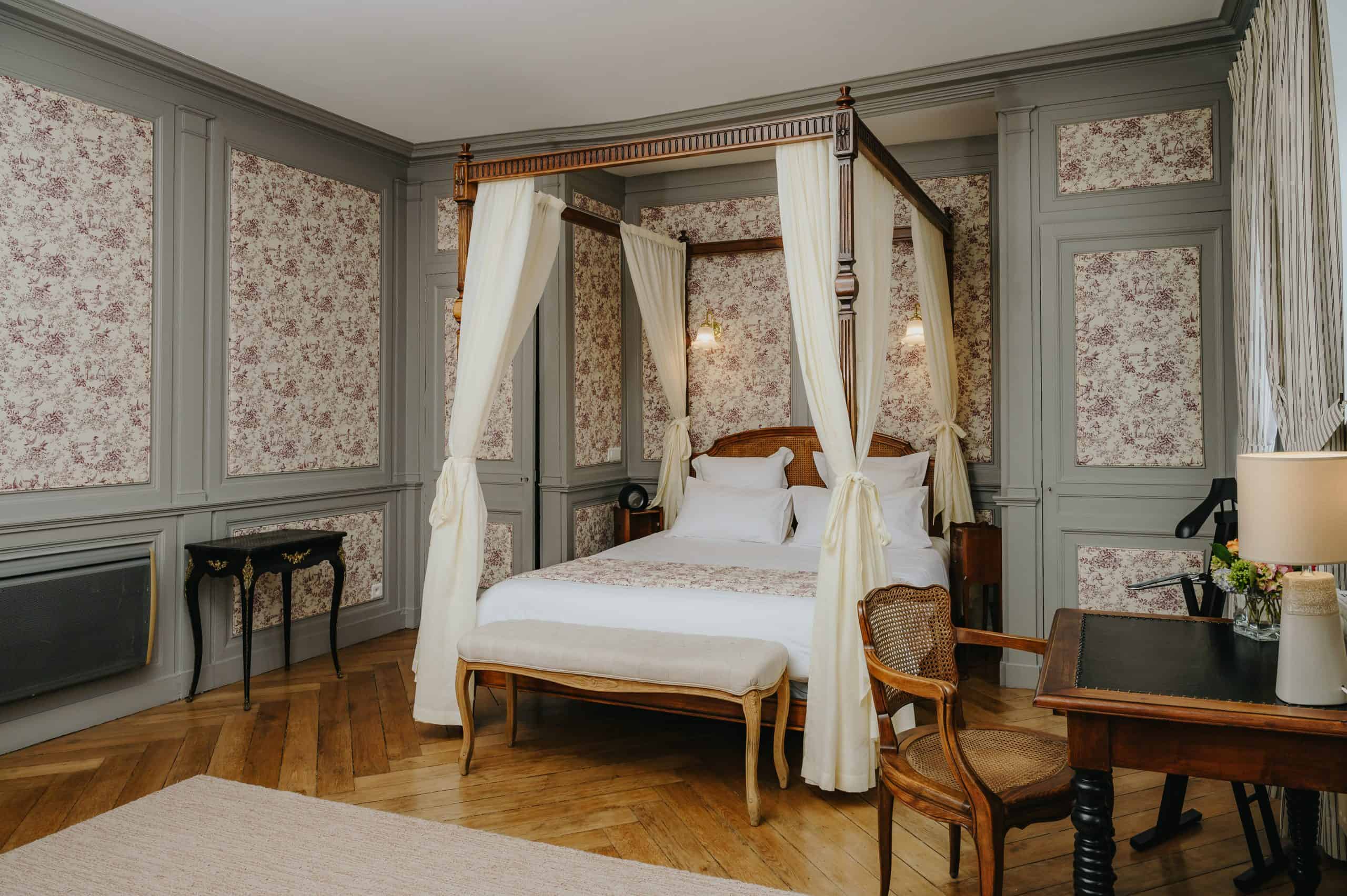 Chambre baldaquin