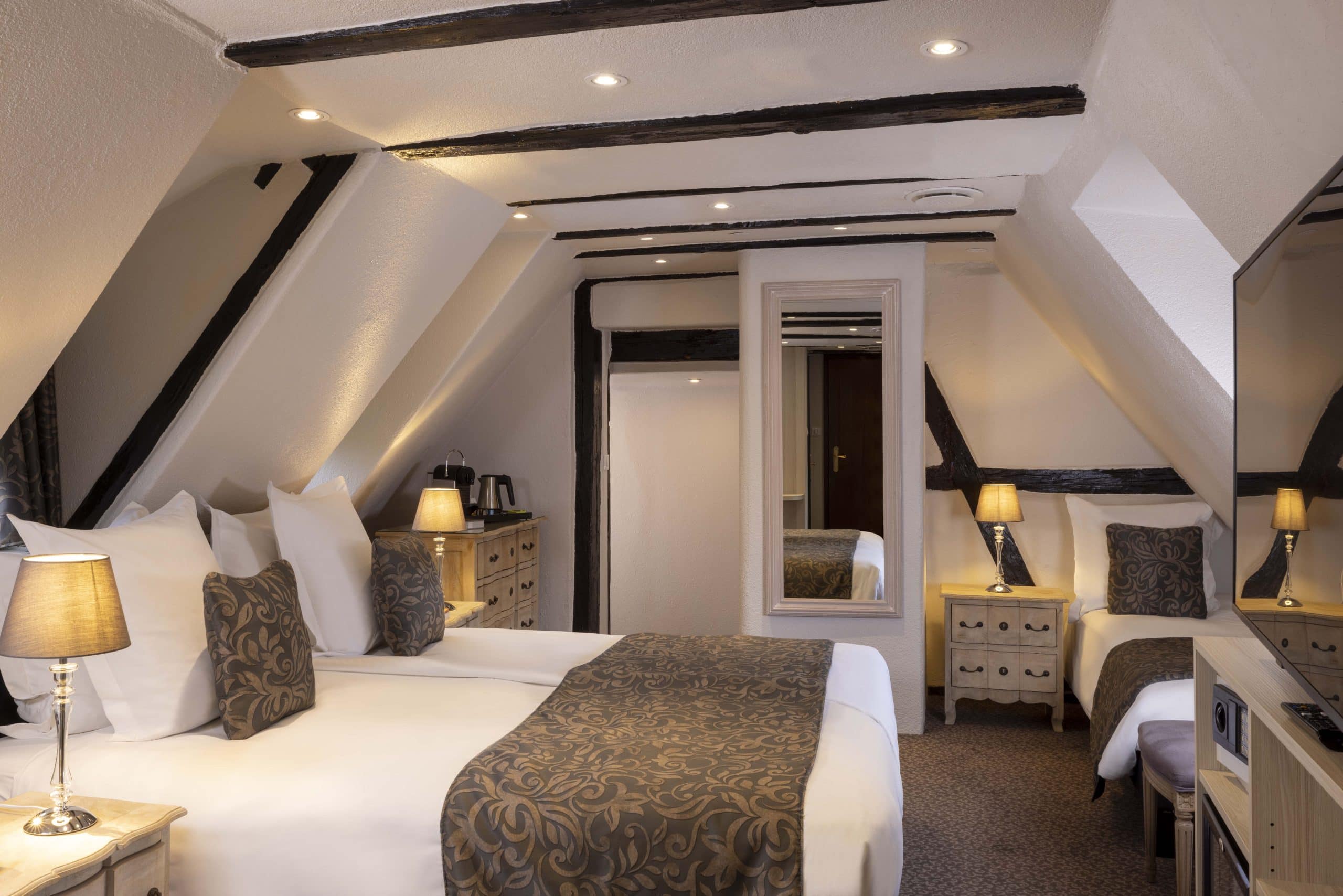 Chambre familiale mansardee