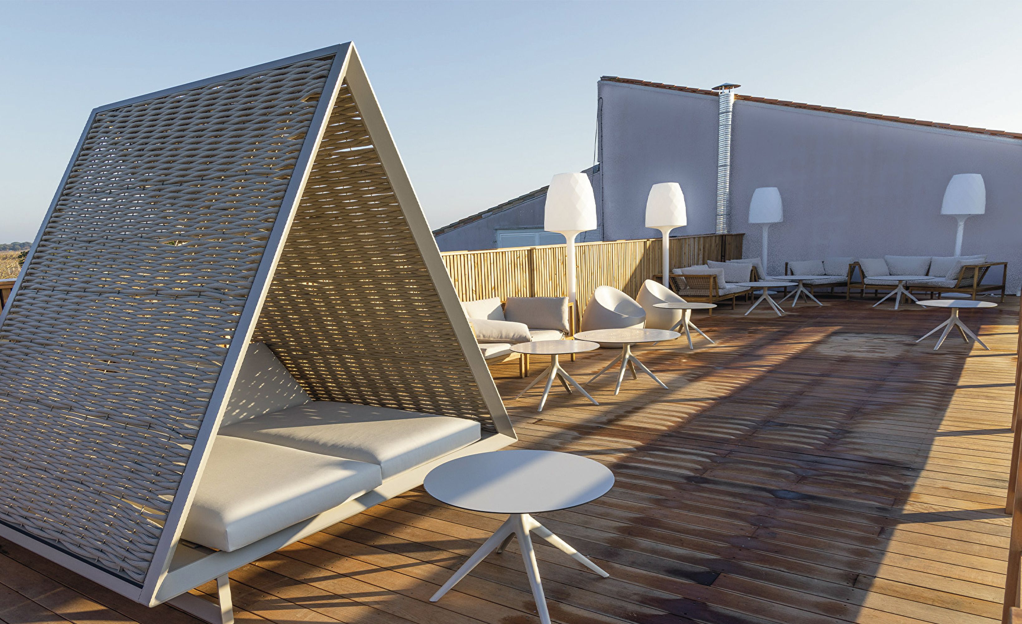 Rooftop salon lounge jour