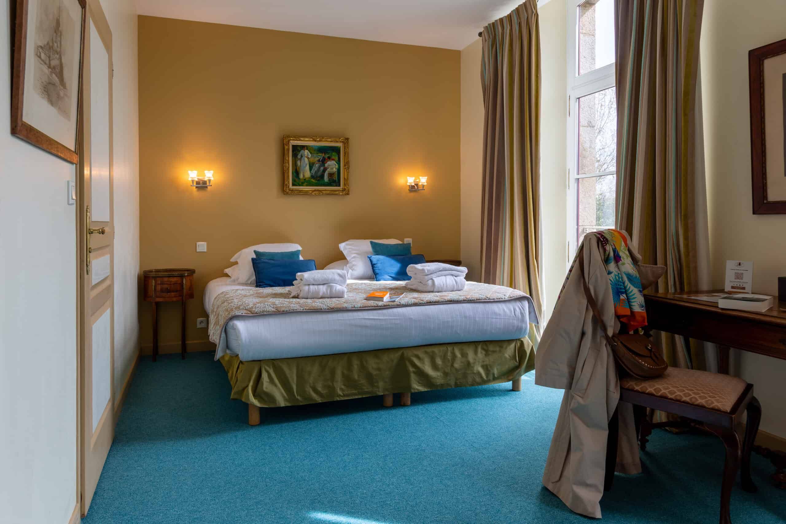 Chambre double jaune tableau