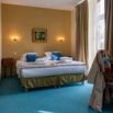 Chambre double jaune tableau
