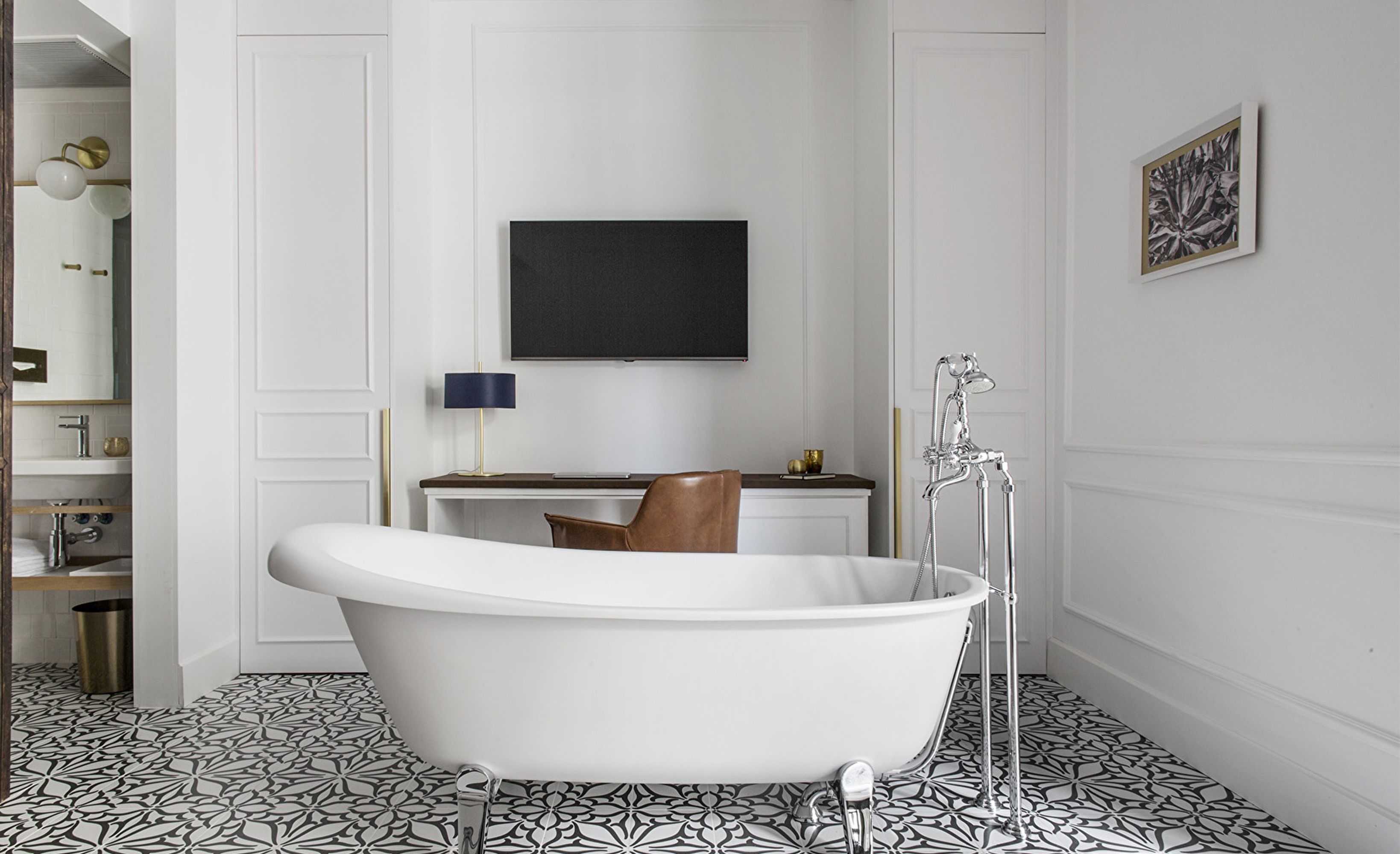 Salle de bain baignoire motif