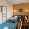 Chambre double jaune mont st michel 02