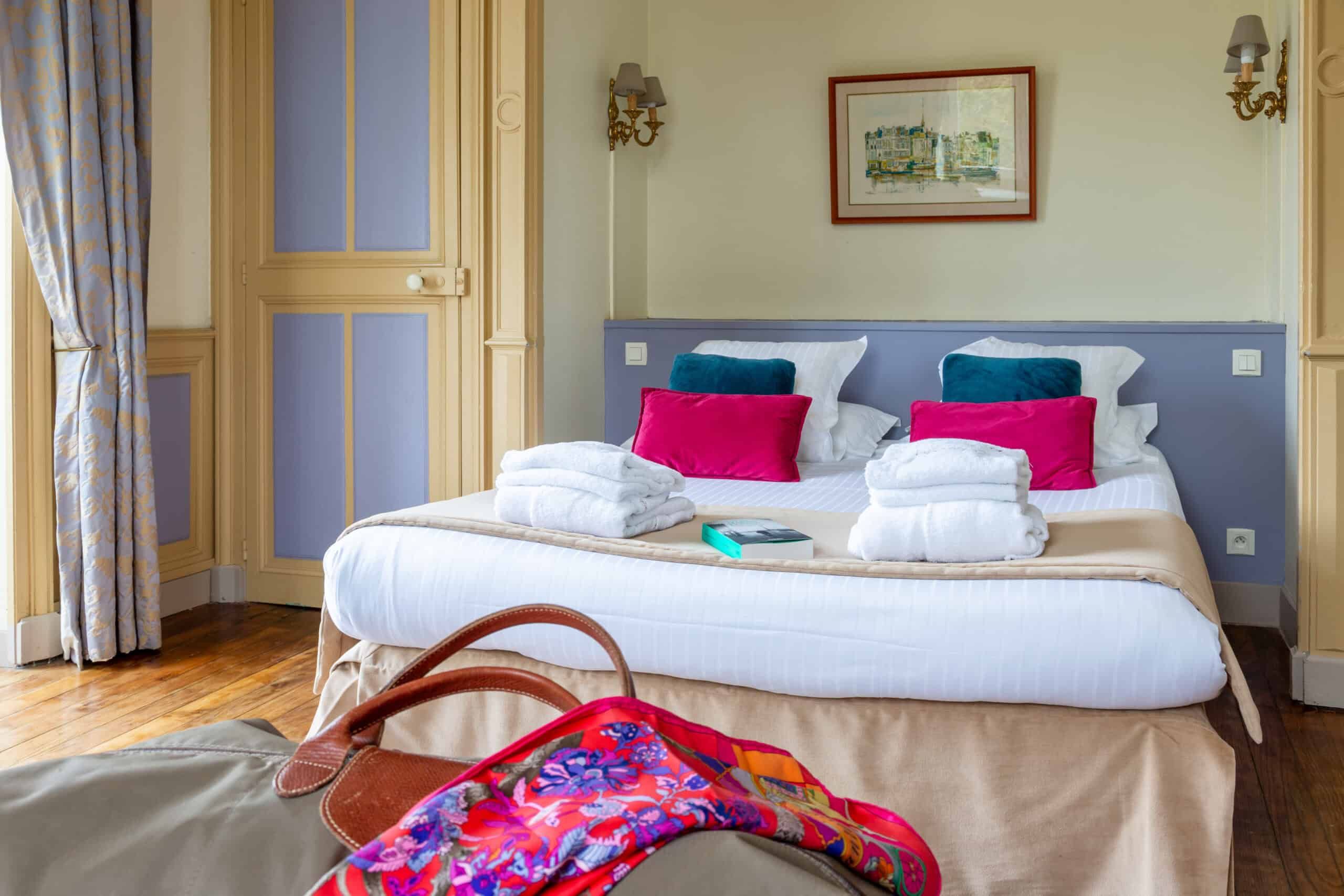 Chambre twin bleu fuchsia 01