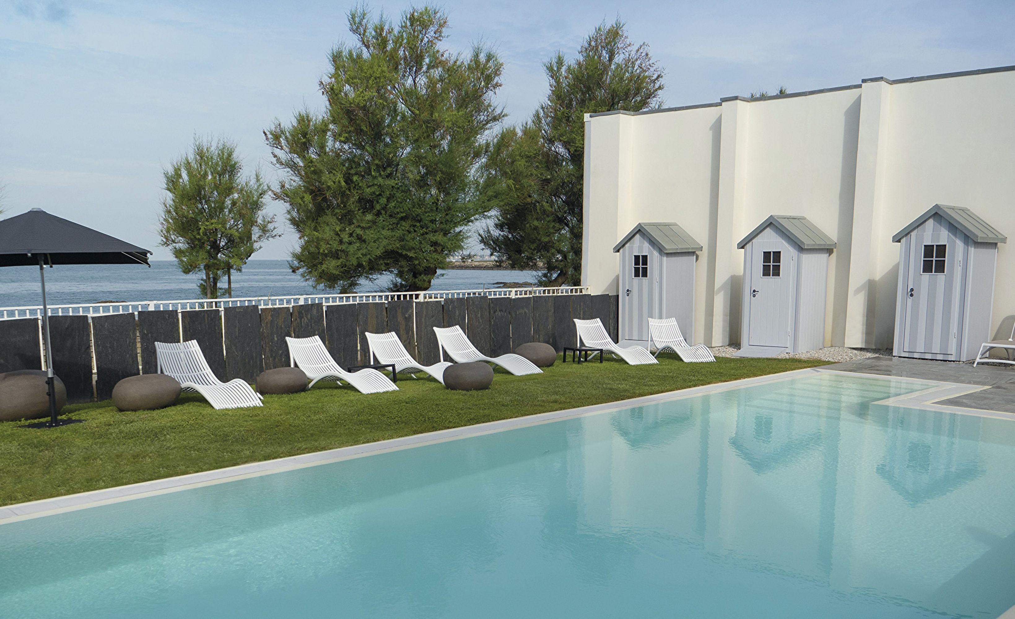 Piscine exterieure mer