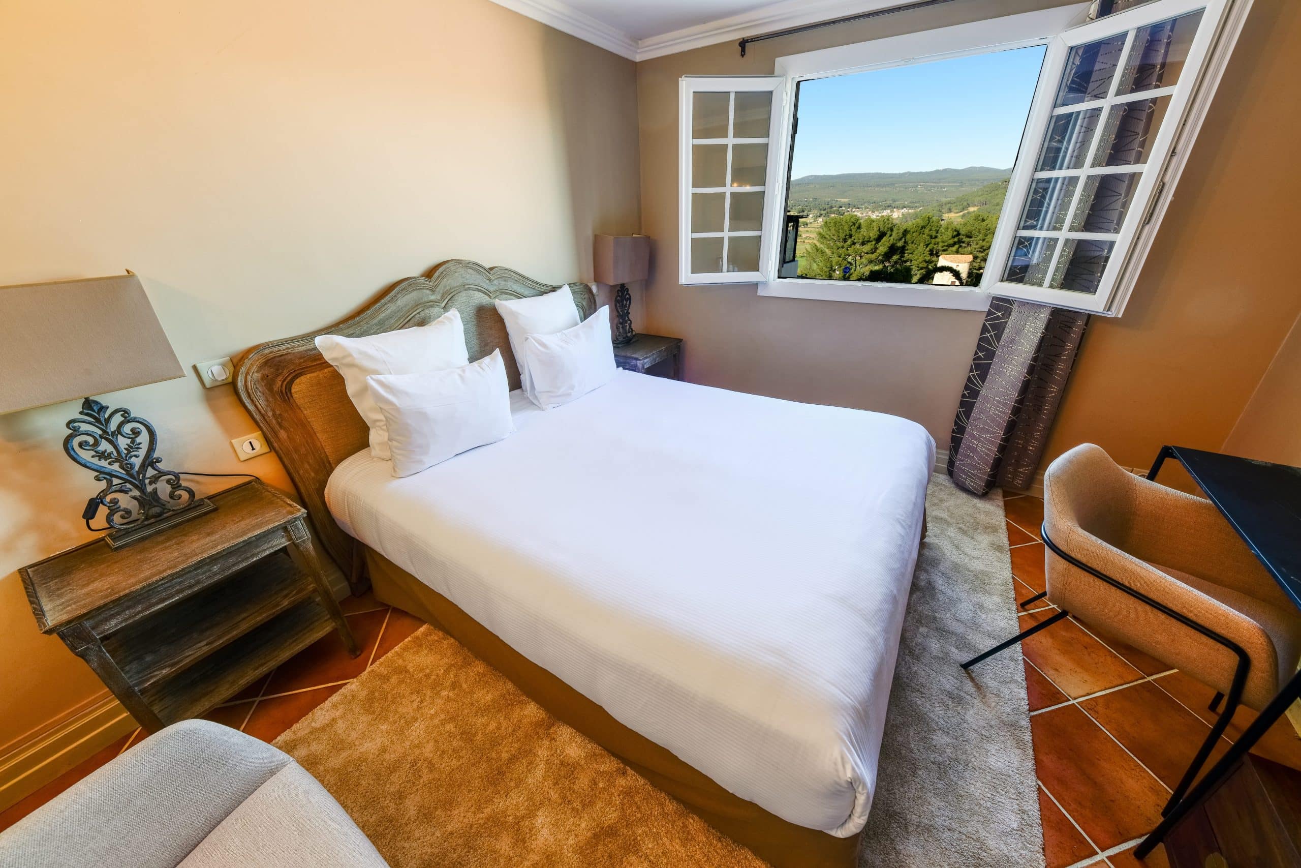 Chambre vue colline