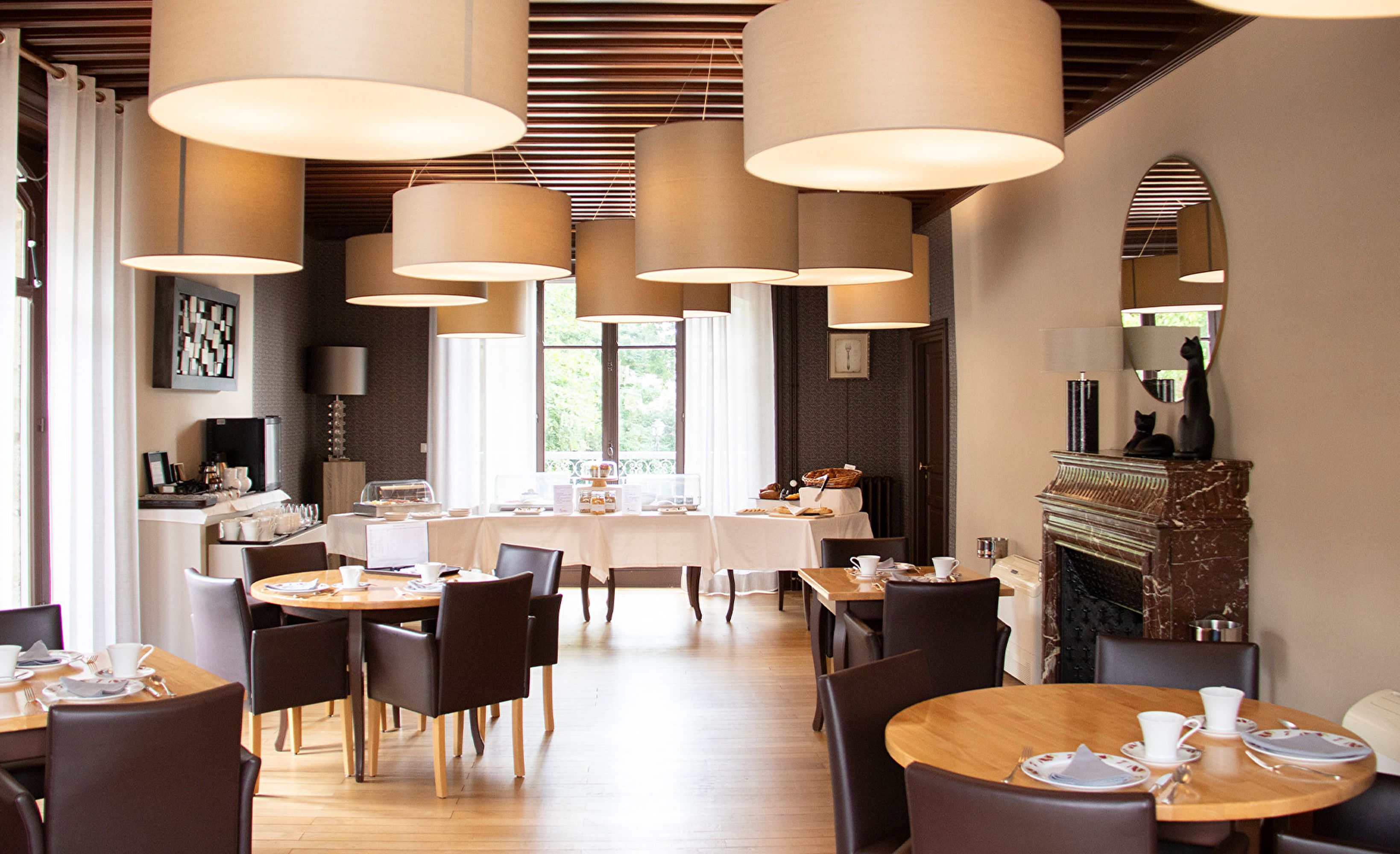 Salle petit dejeuner buffet