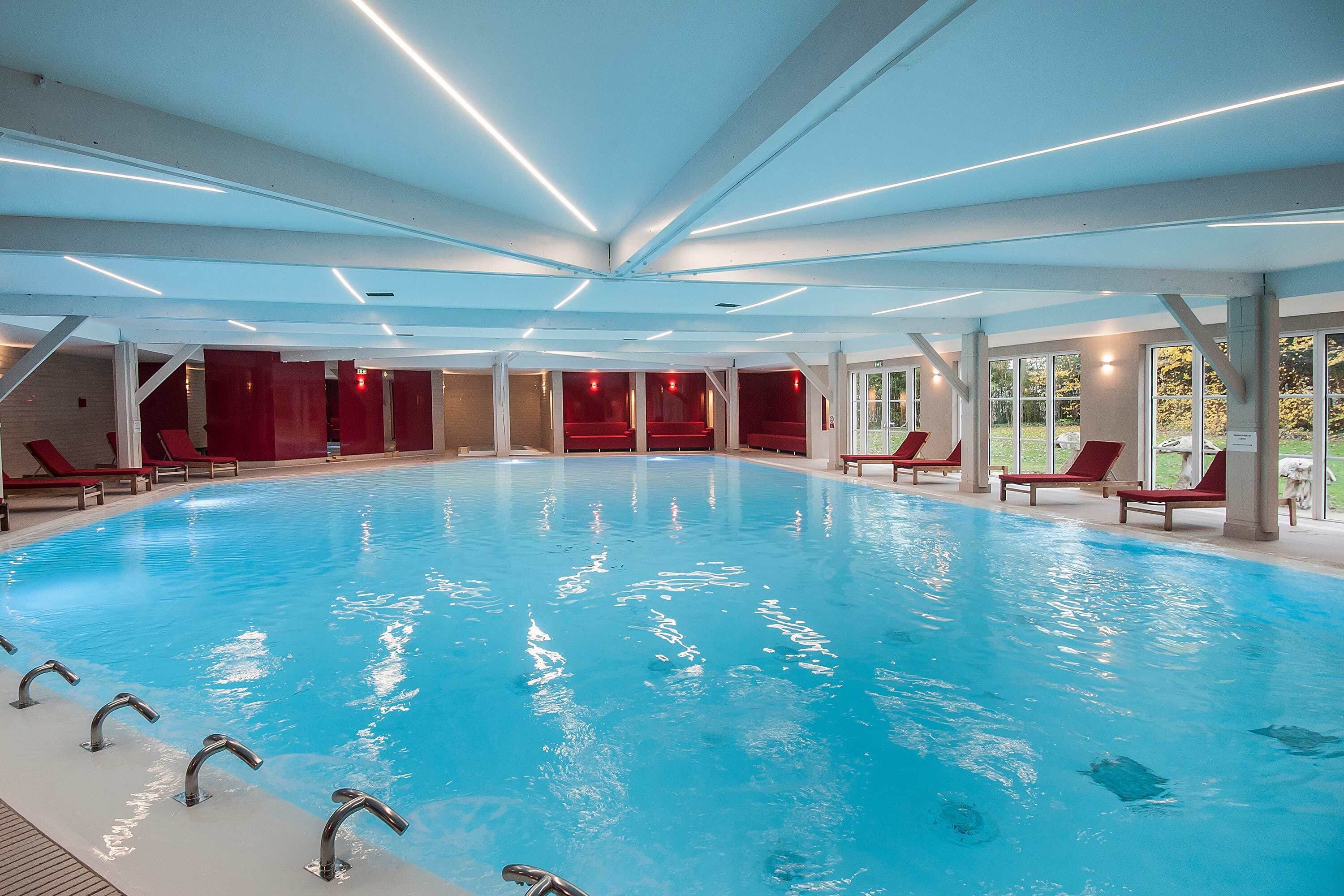 Piscine interieure spa 2