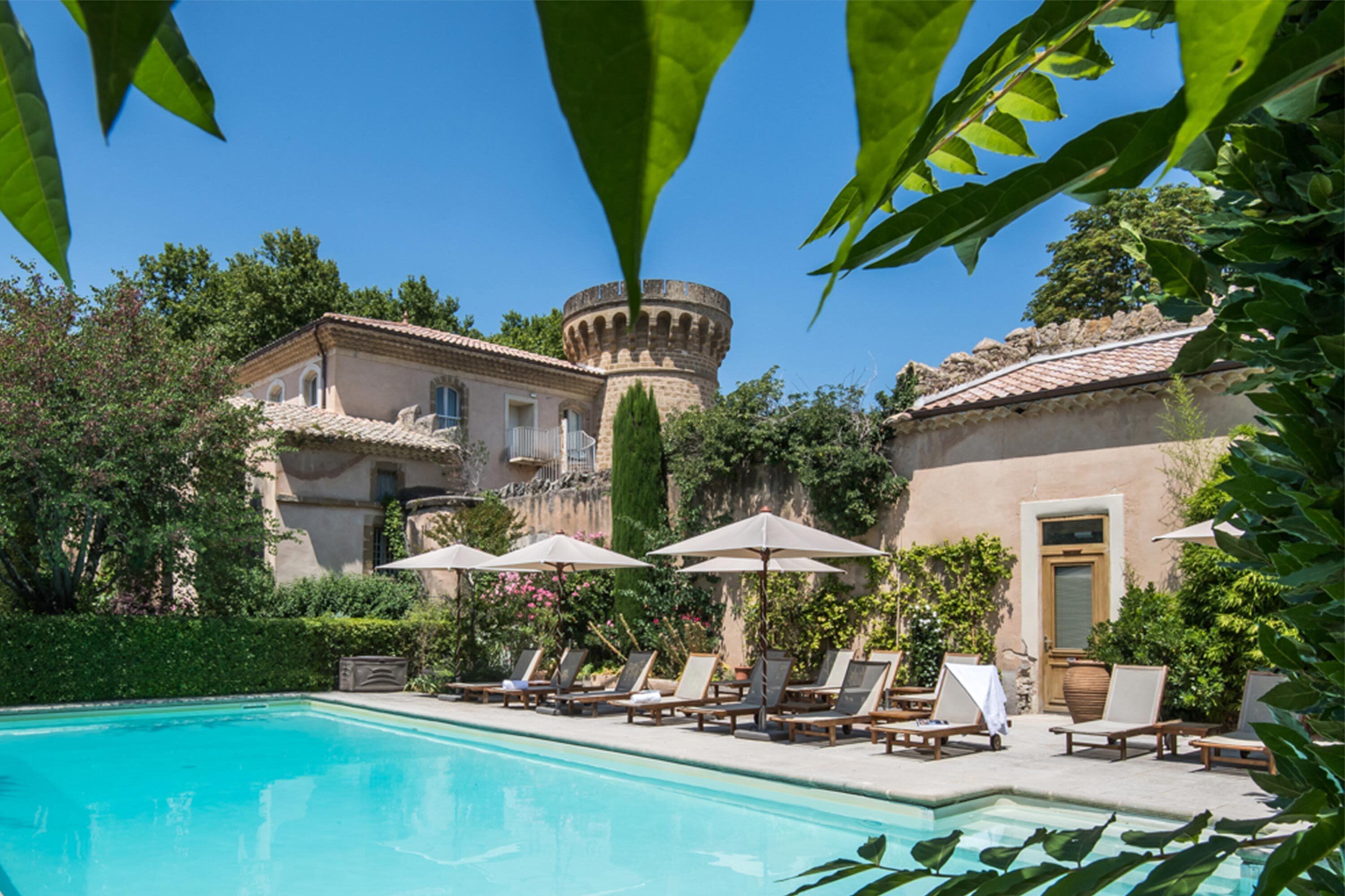 Piscine exterieure chateau