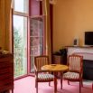 Chambre double rouge vue parc