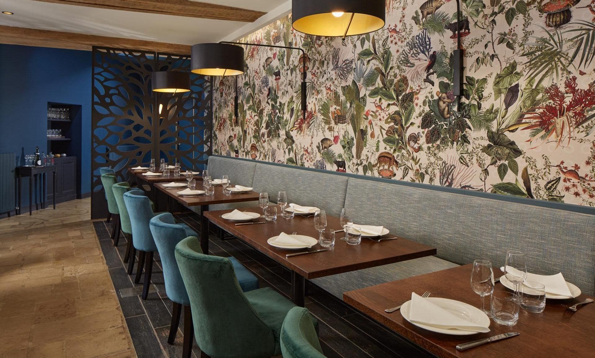 Restaurant floral