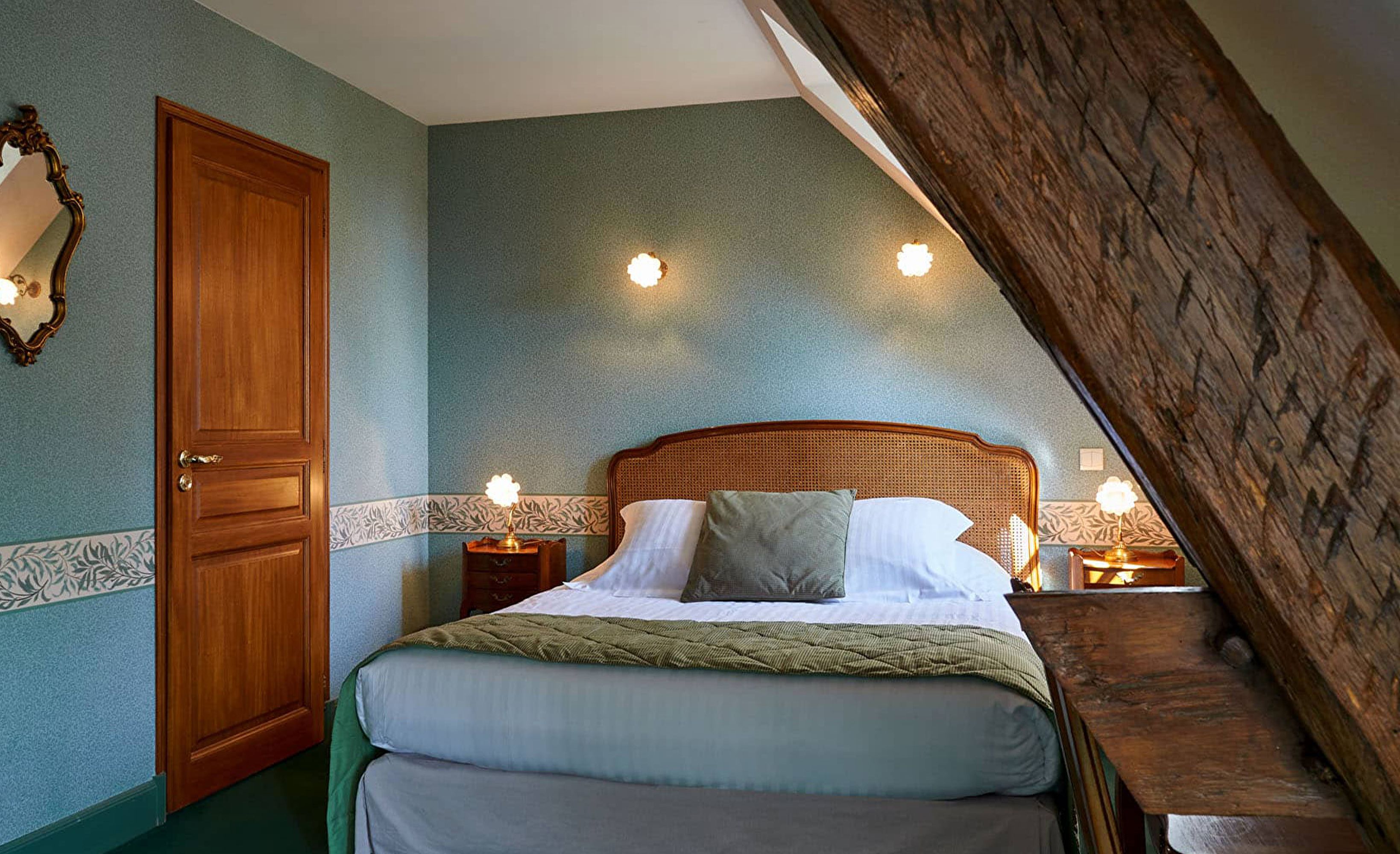 Chambre double mansardee