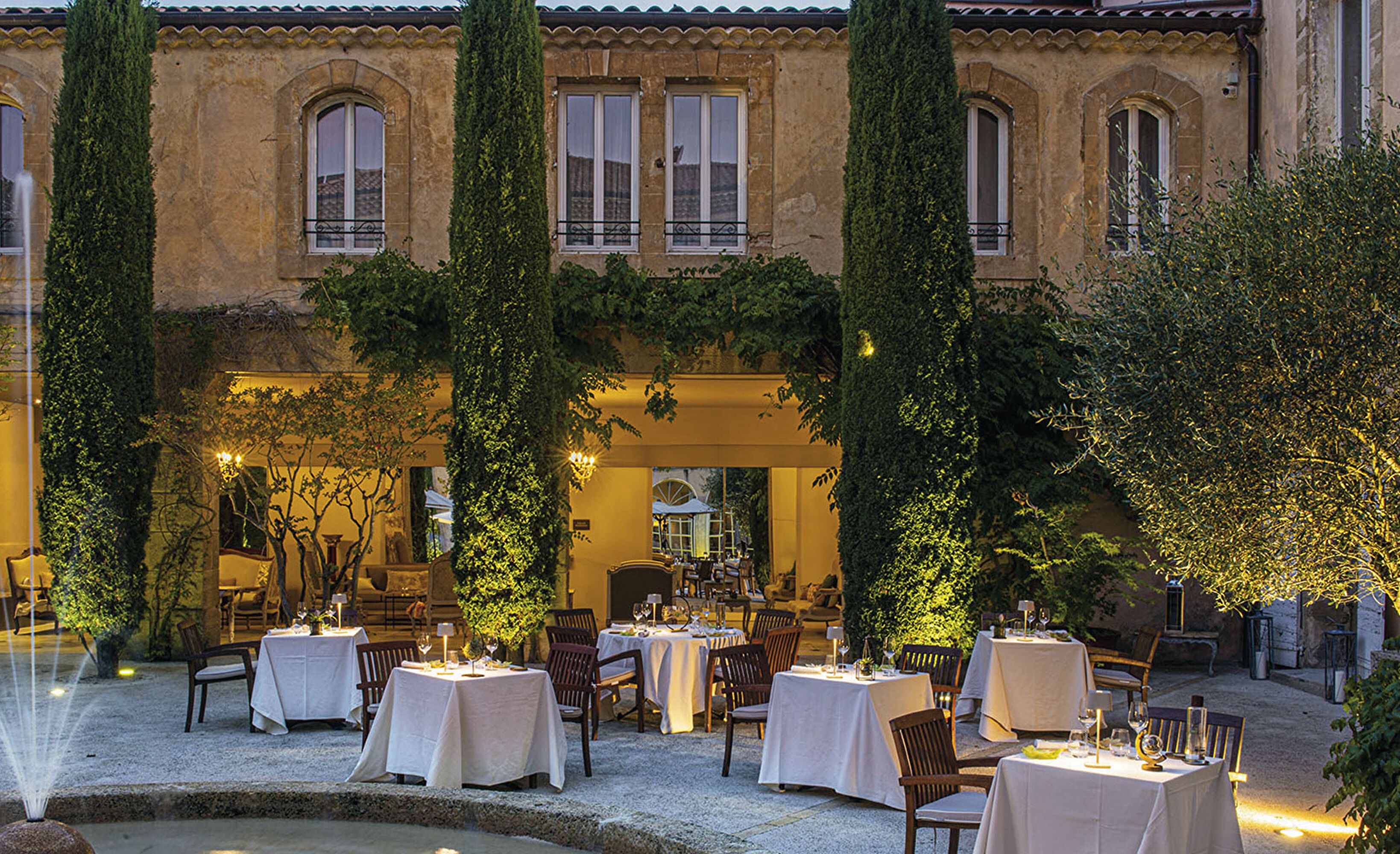 Restaurant terrasse soir