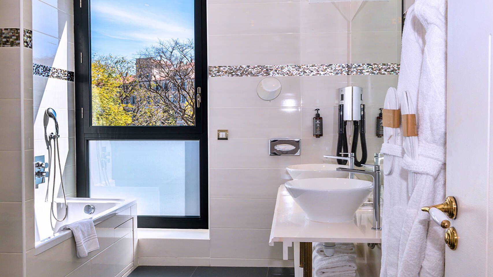 Chambre double salon vue