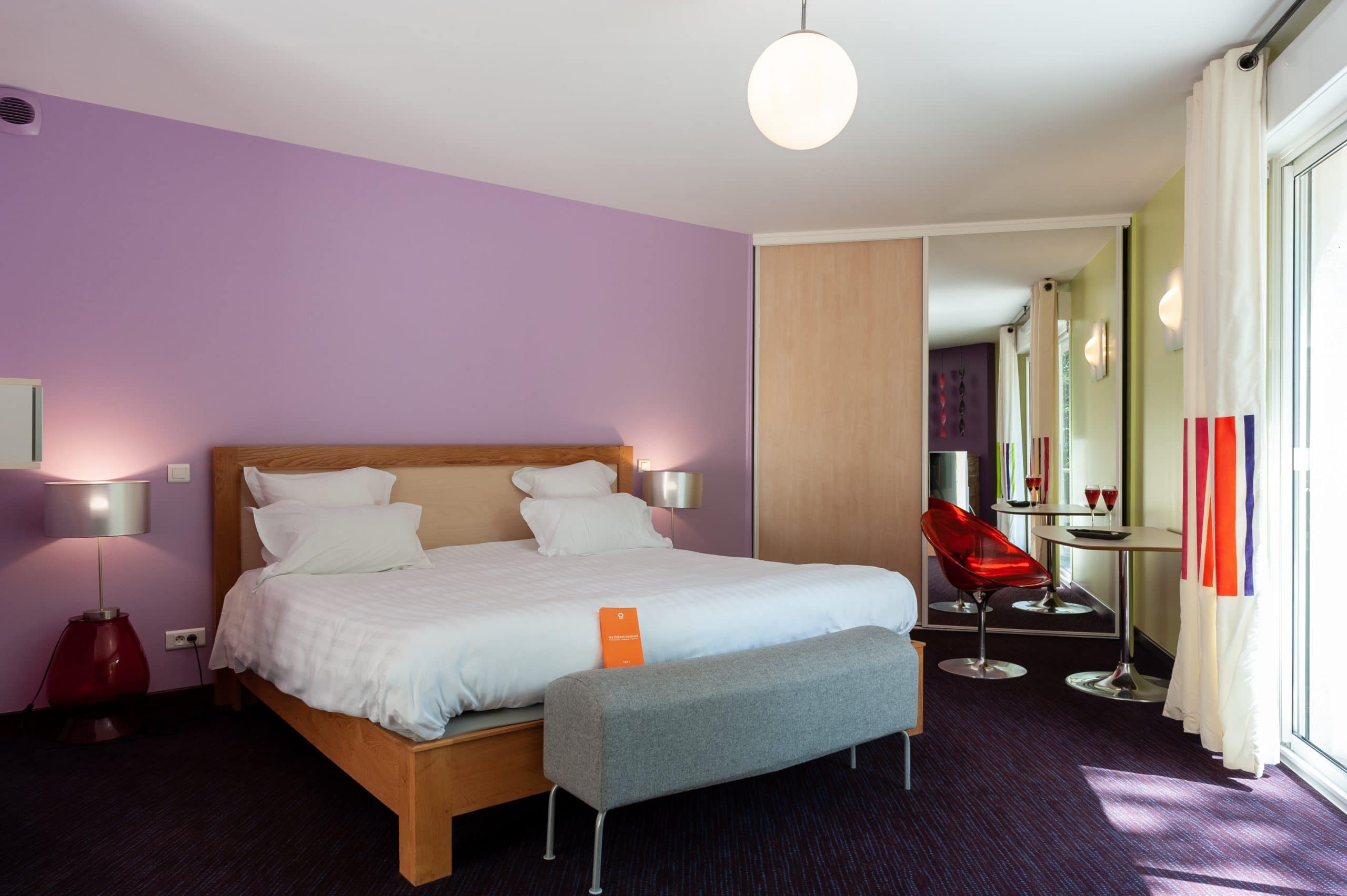 Chambre double violette