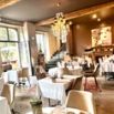 Restaurant salle lustres
