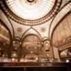 Verrière monumentale ancienne salle des ventes parisienne