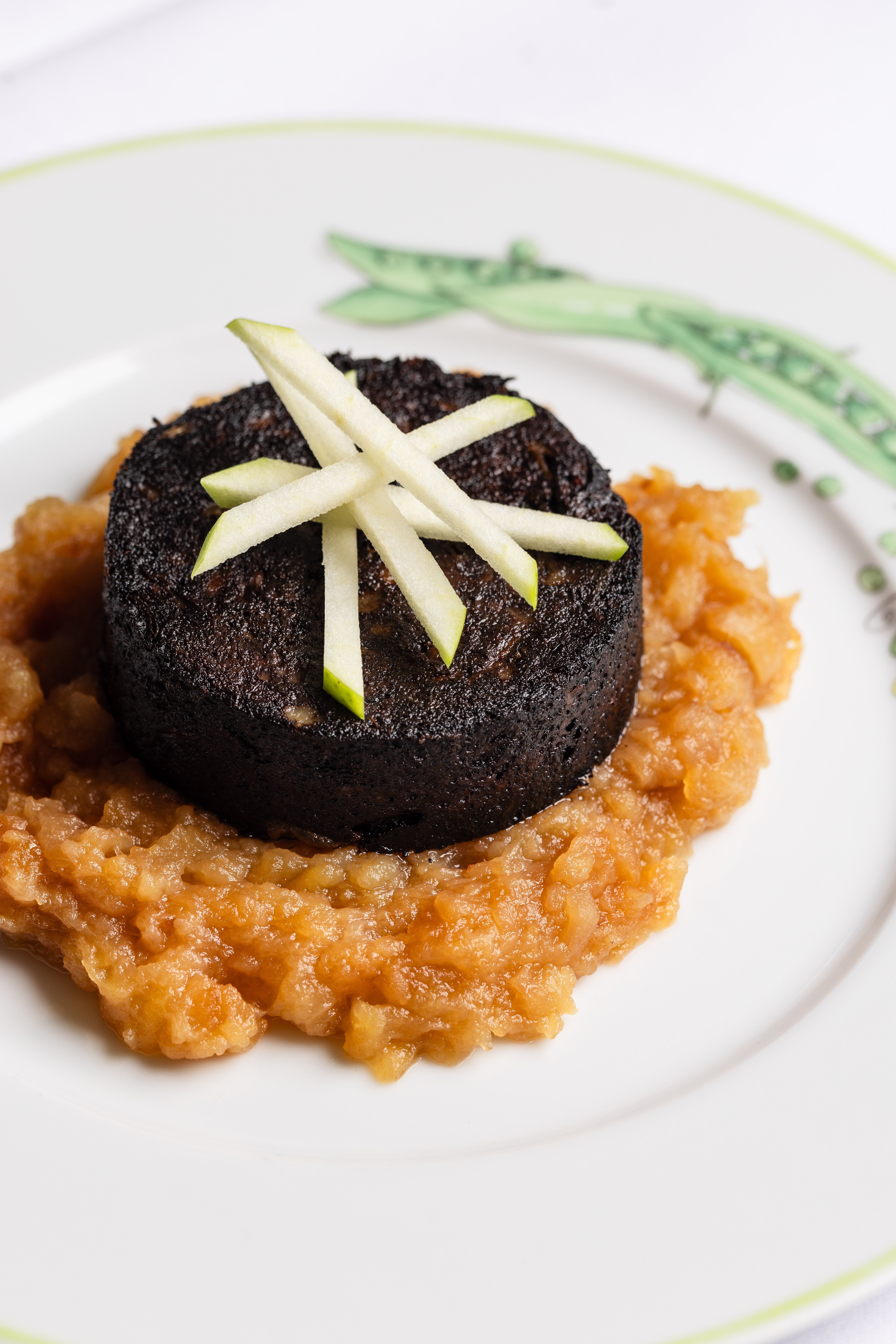 Boudin noir sur compotée pommes assiette signature