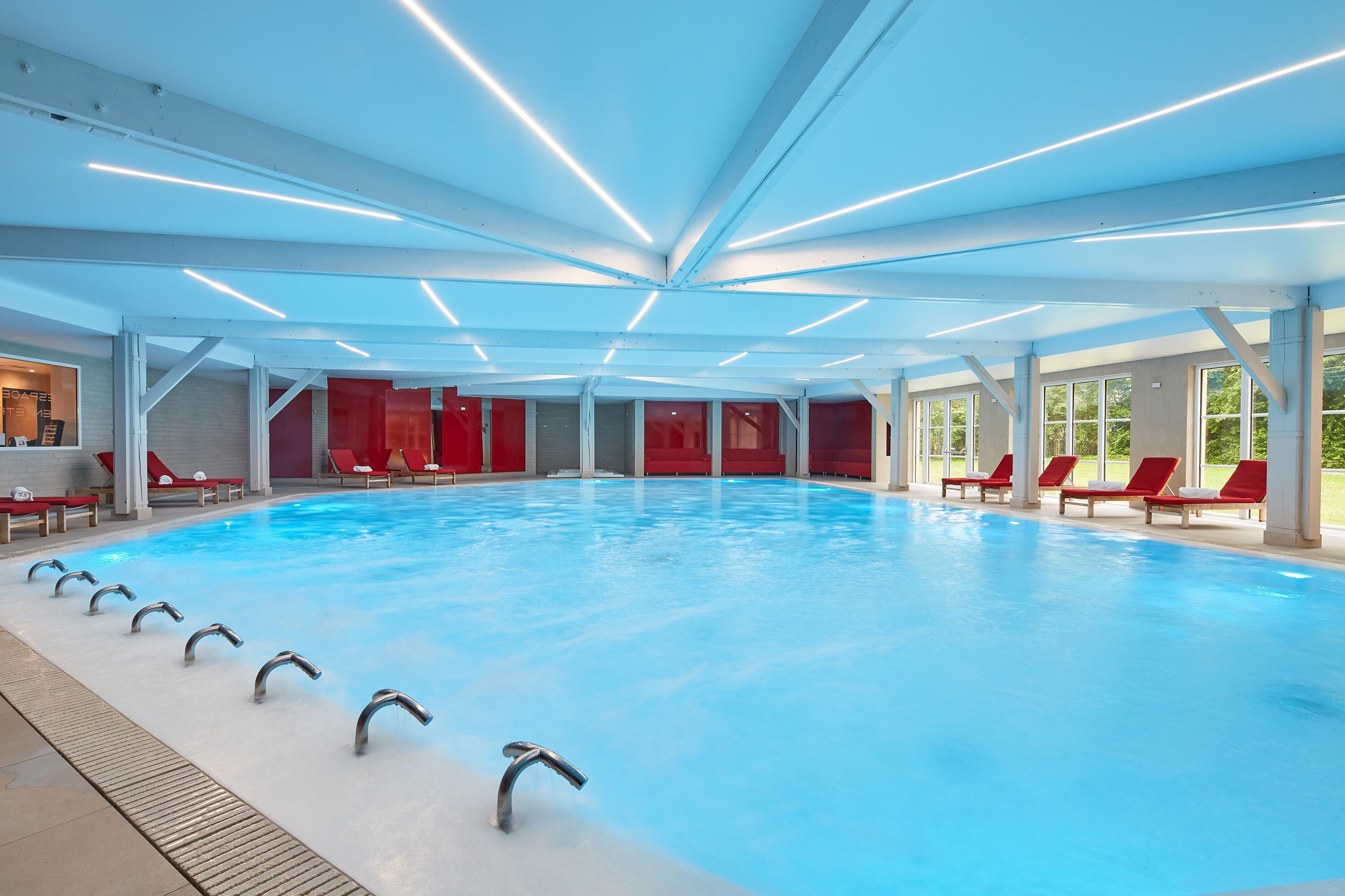 Piscine interieure spa