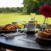 Petit dejeuner vue prairie