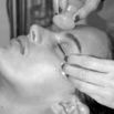 Soin visage gua sha pierres en noir et blanc