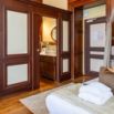 Salle de bain bois armoire