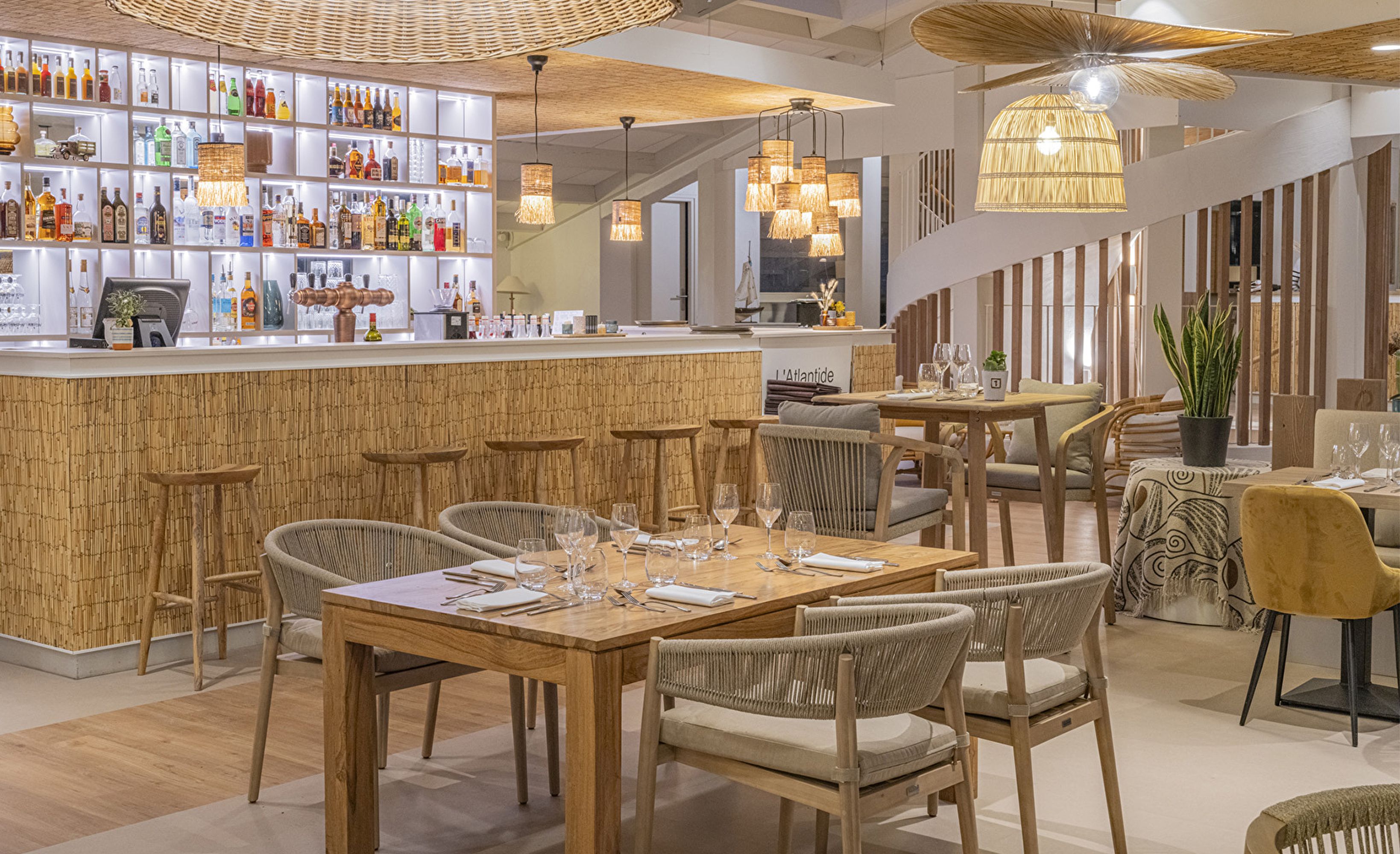 Bar restaurant